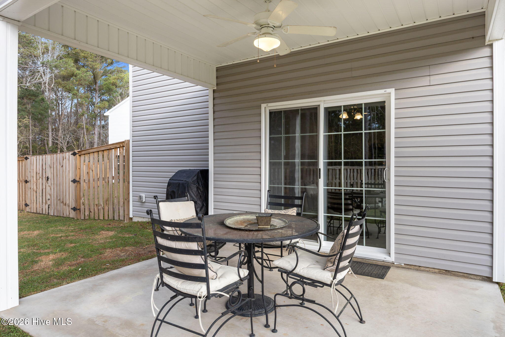 100563779 | Photo 53