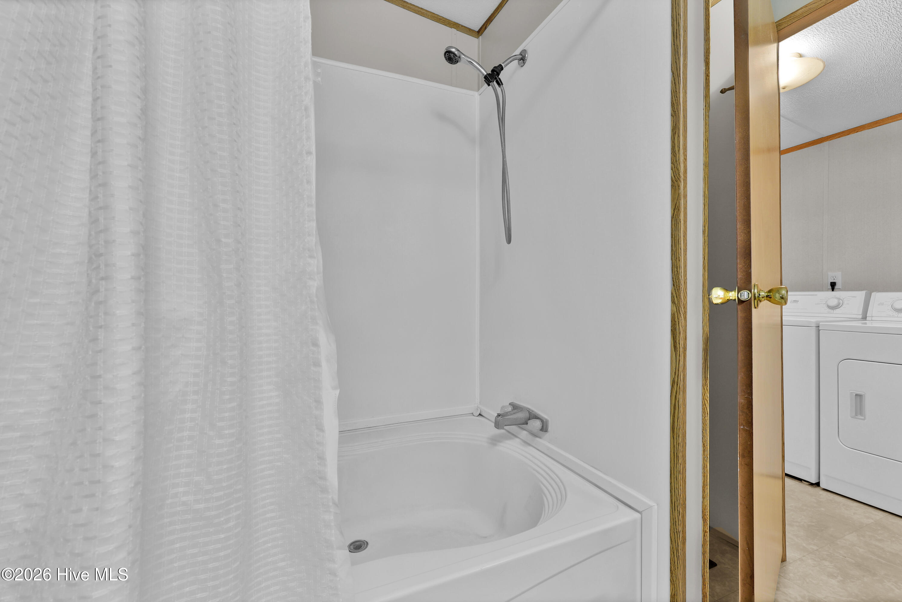 100564318 | Photo 19