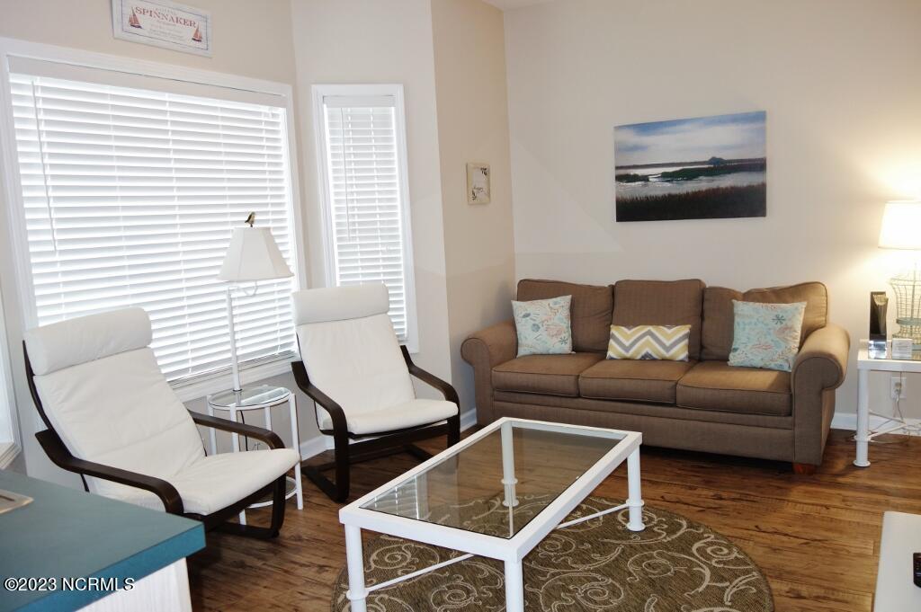 100525146 | Photo 25