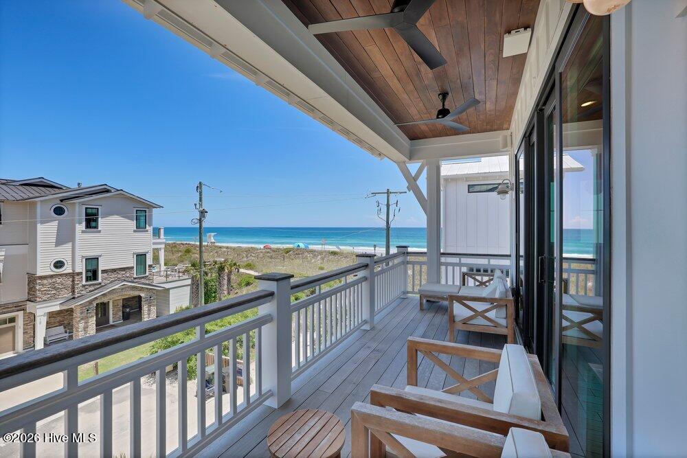 24 Seagull Street Unit B, Wrightsville Beach, NC 28480 – photo 12: img_4580