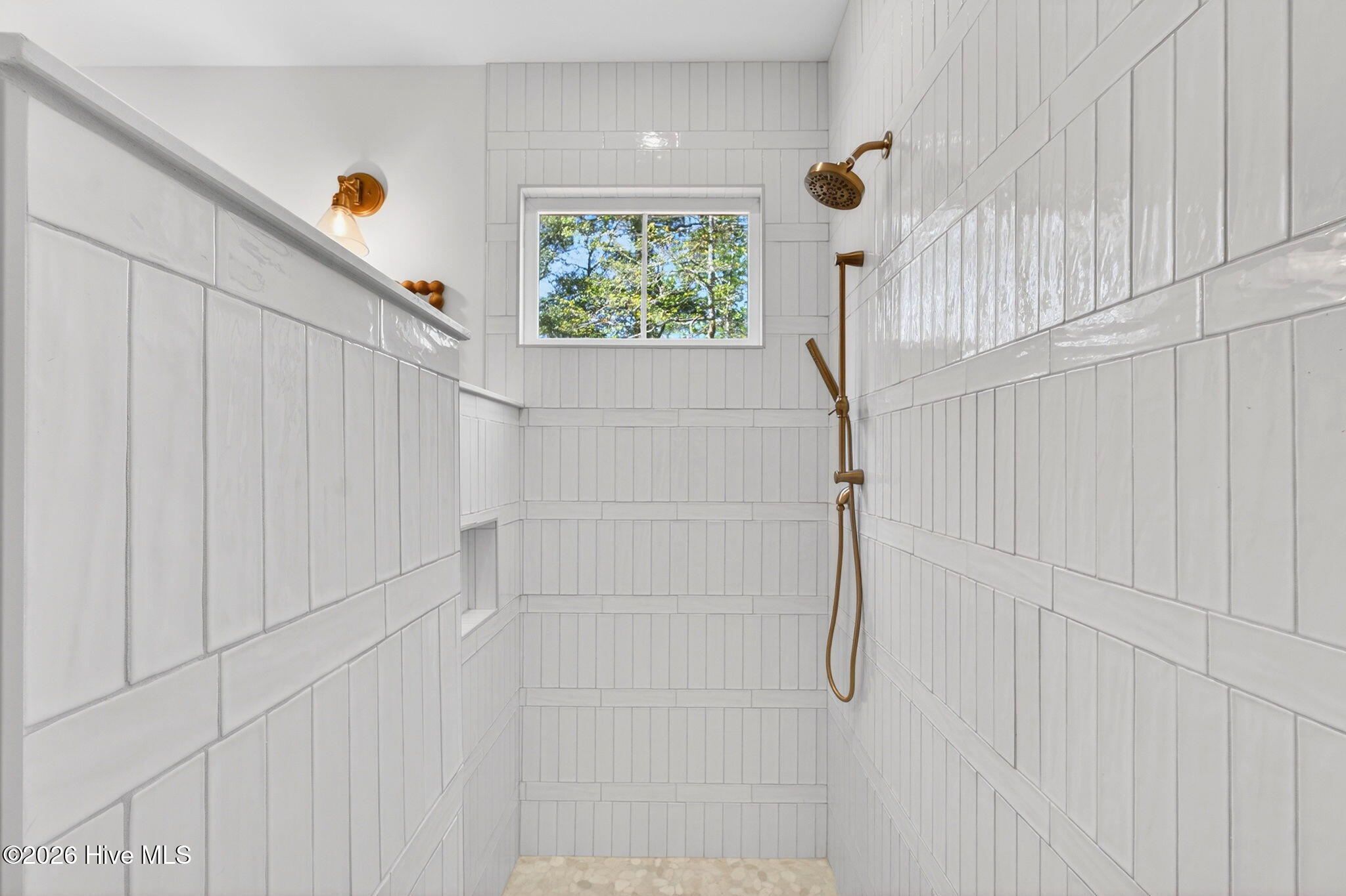 100559377 | Photo 22