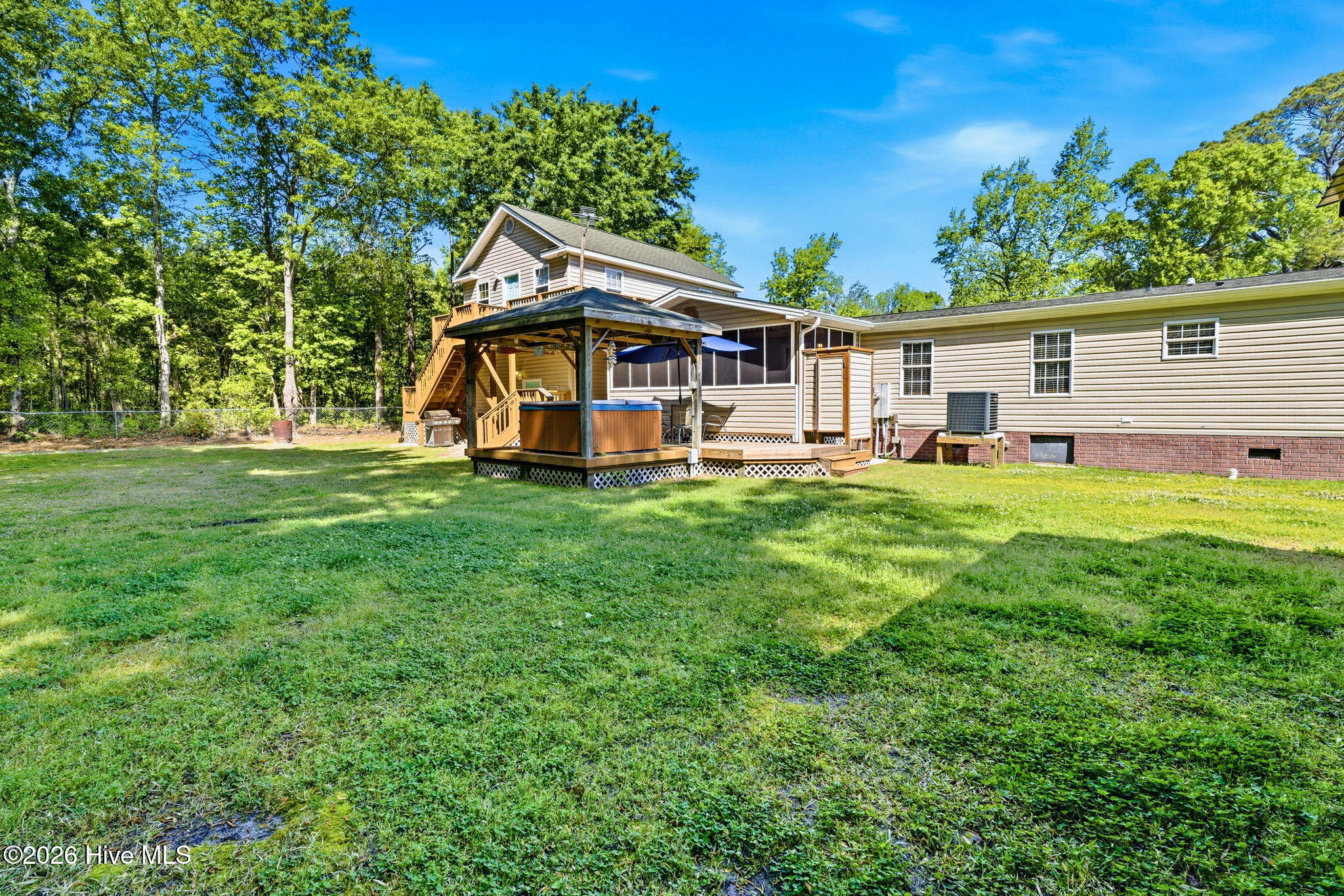 100568157 | Photo 44