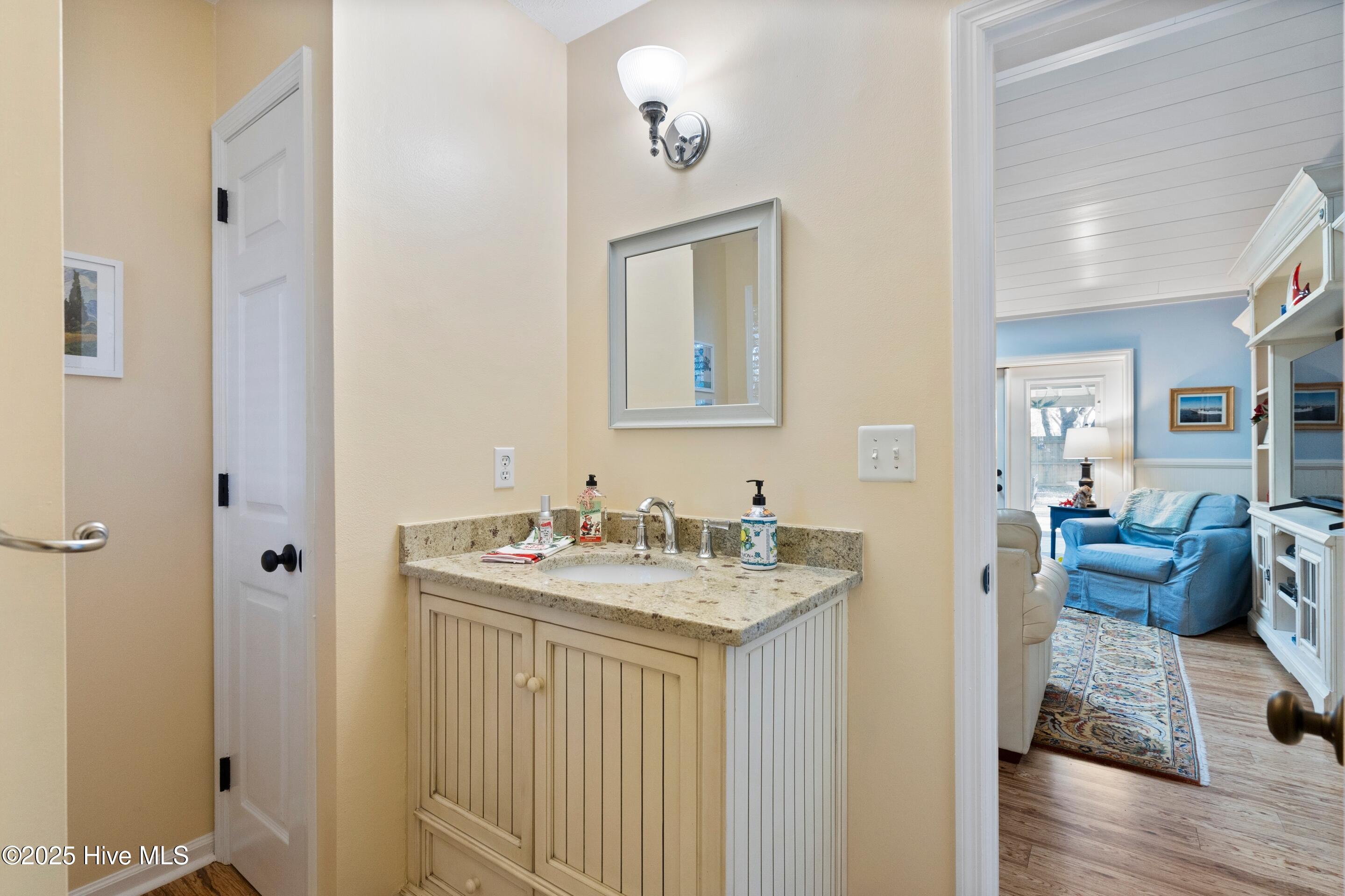 100545026 | Photo 16