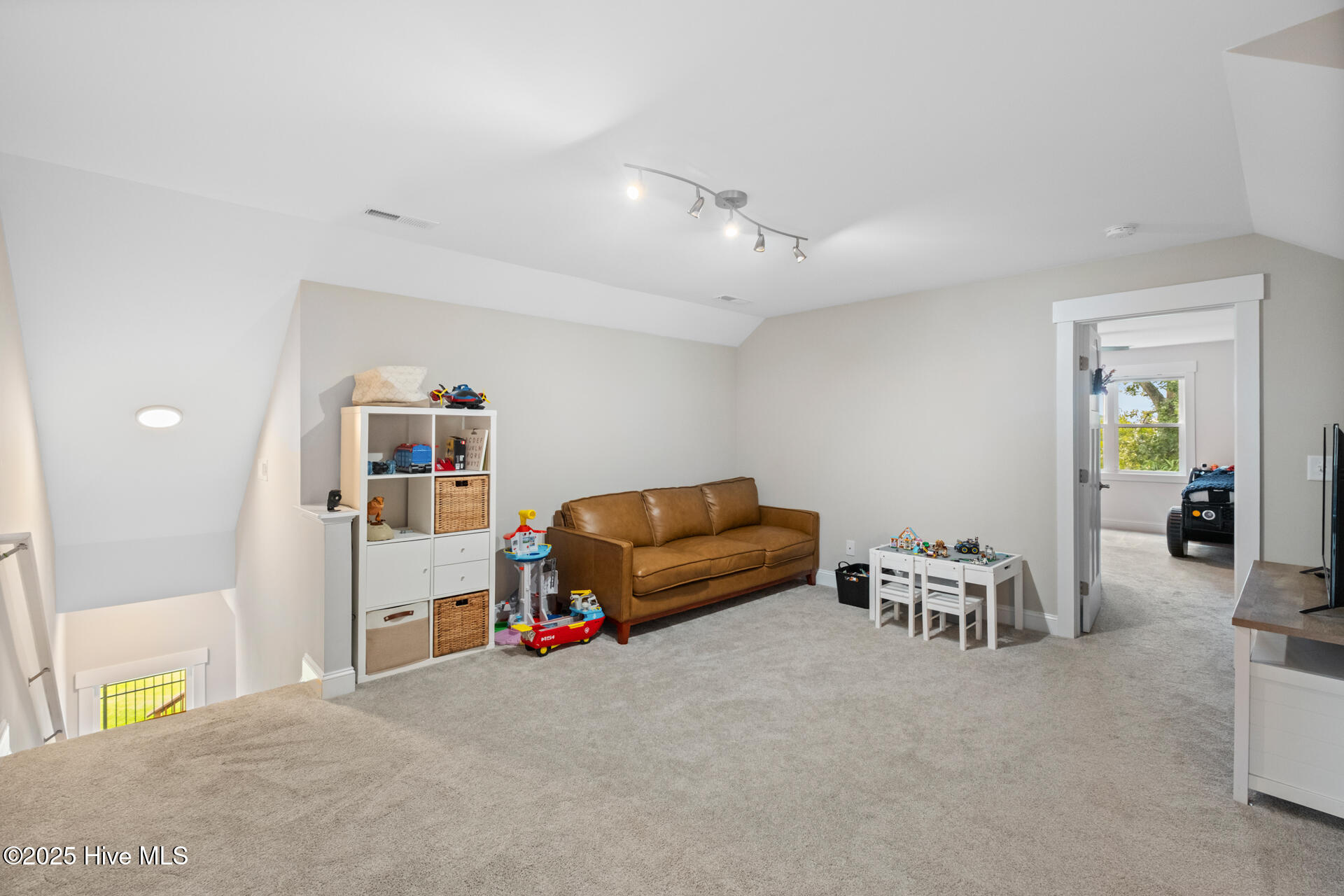 100554078 | Photo 39