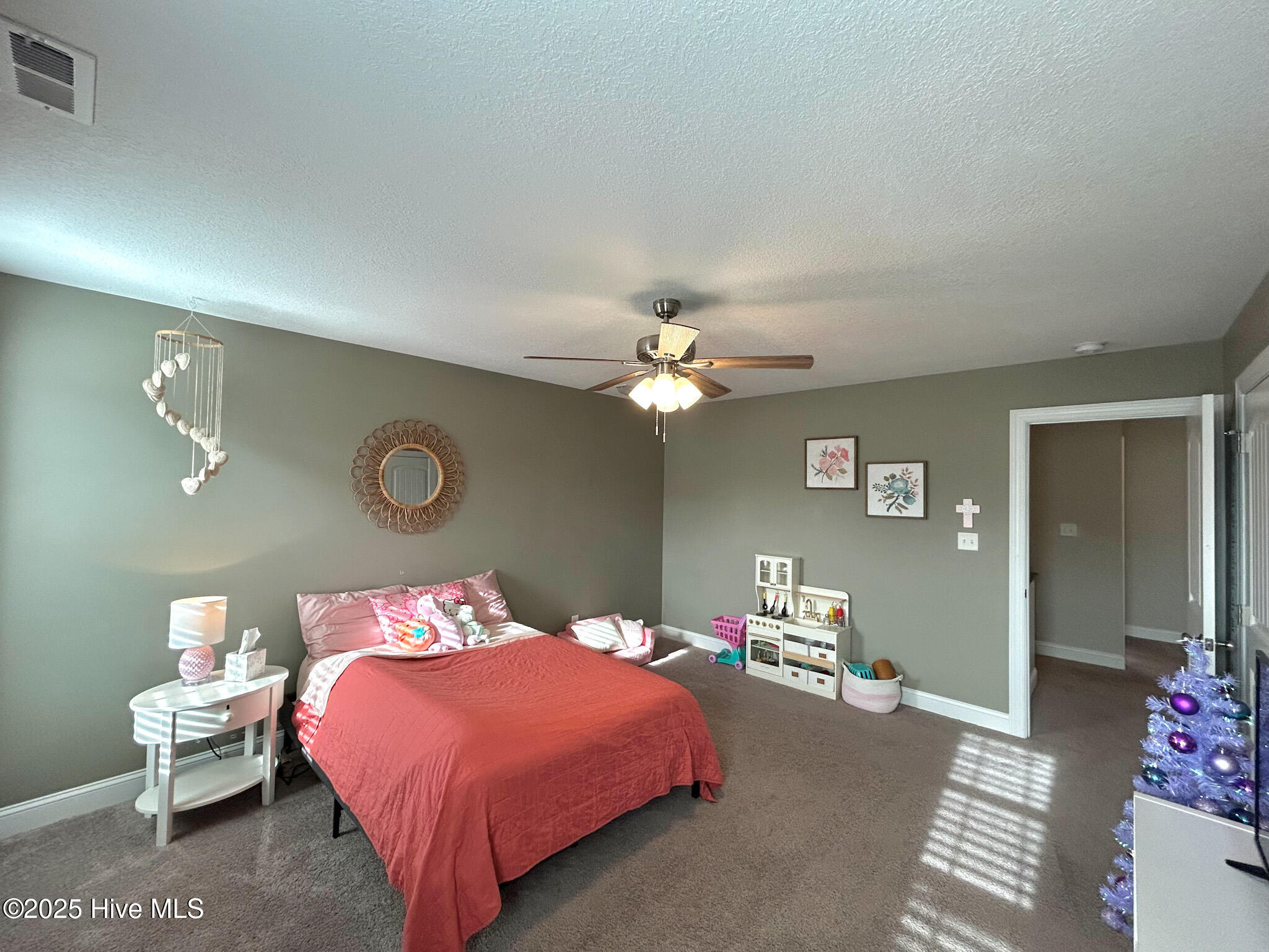 100545888 | Photo 38