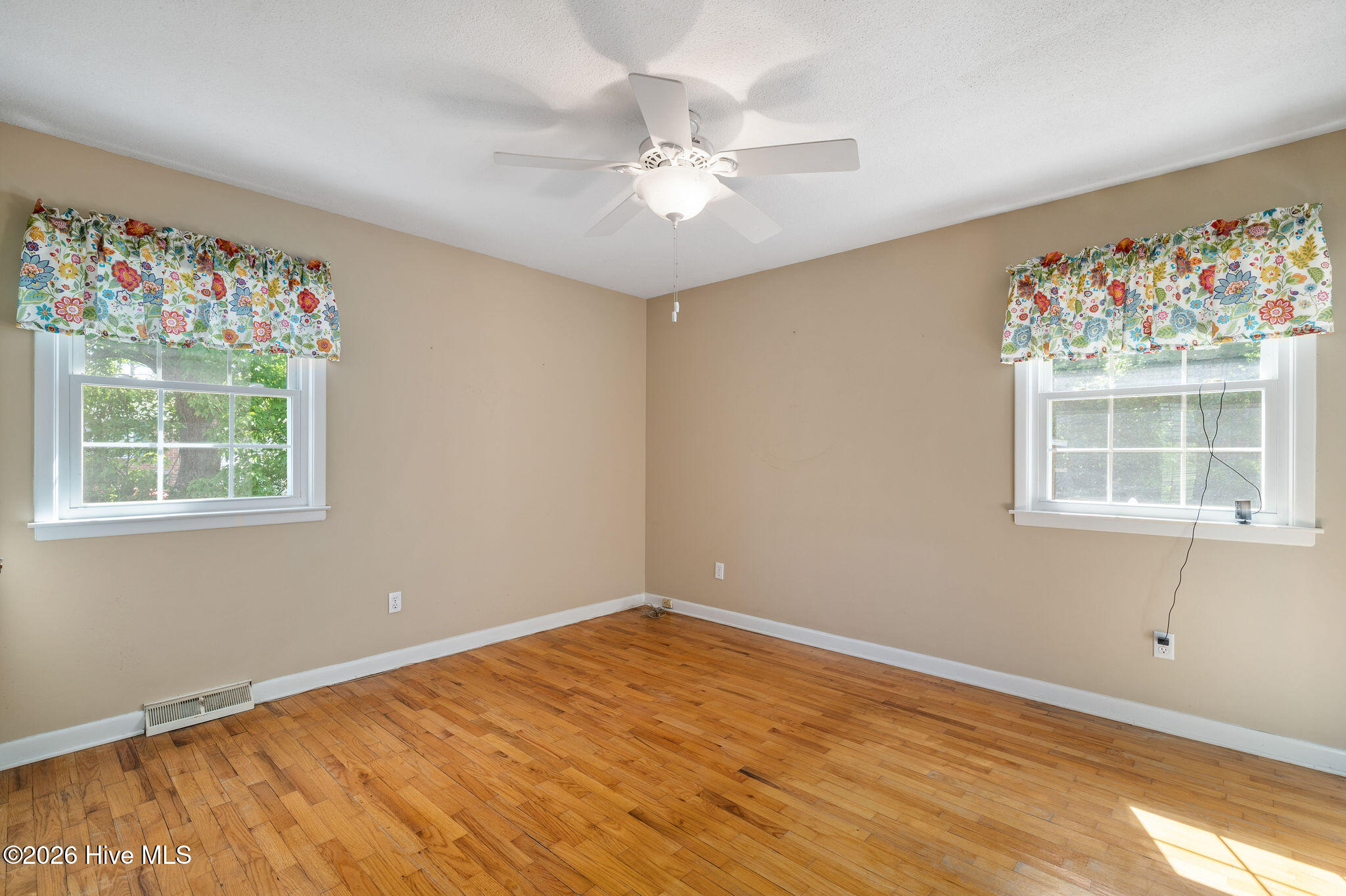 100568414 | Photo 16