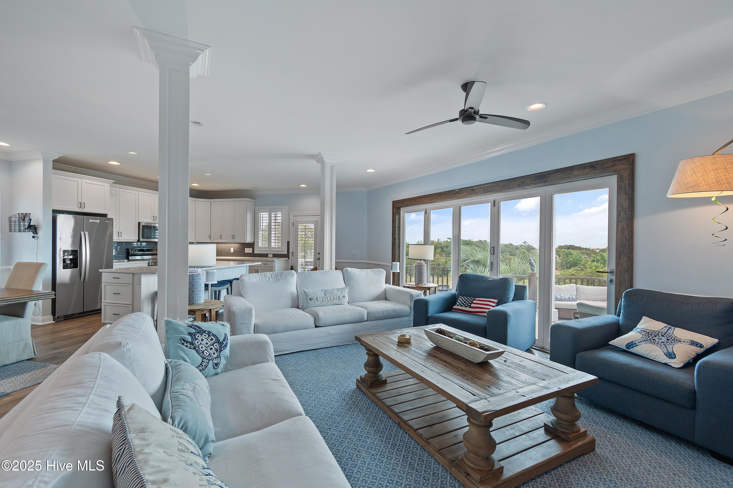 100536702 | Photo 51