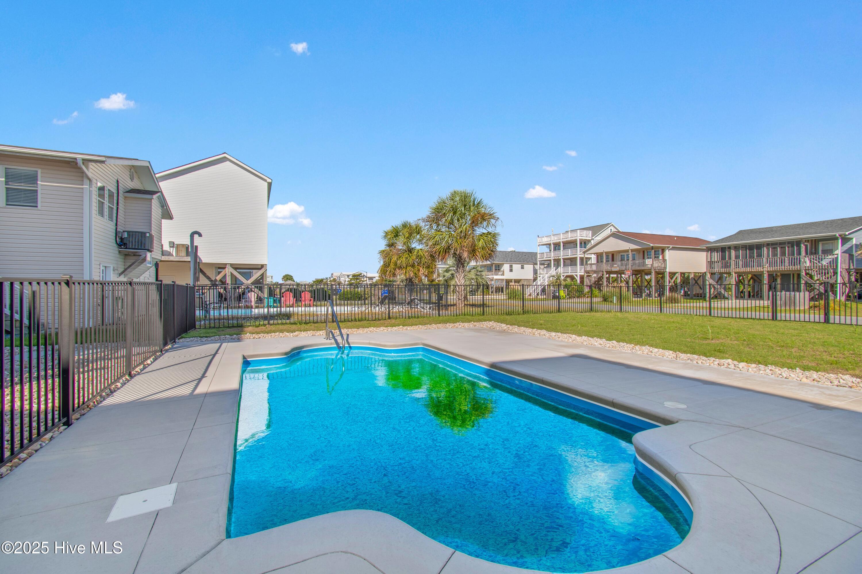 100511699 | Photo 33