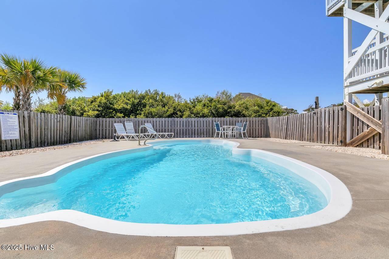 100543948 | Photo 72