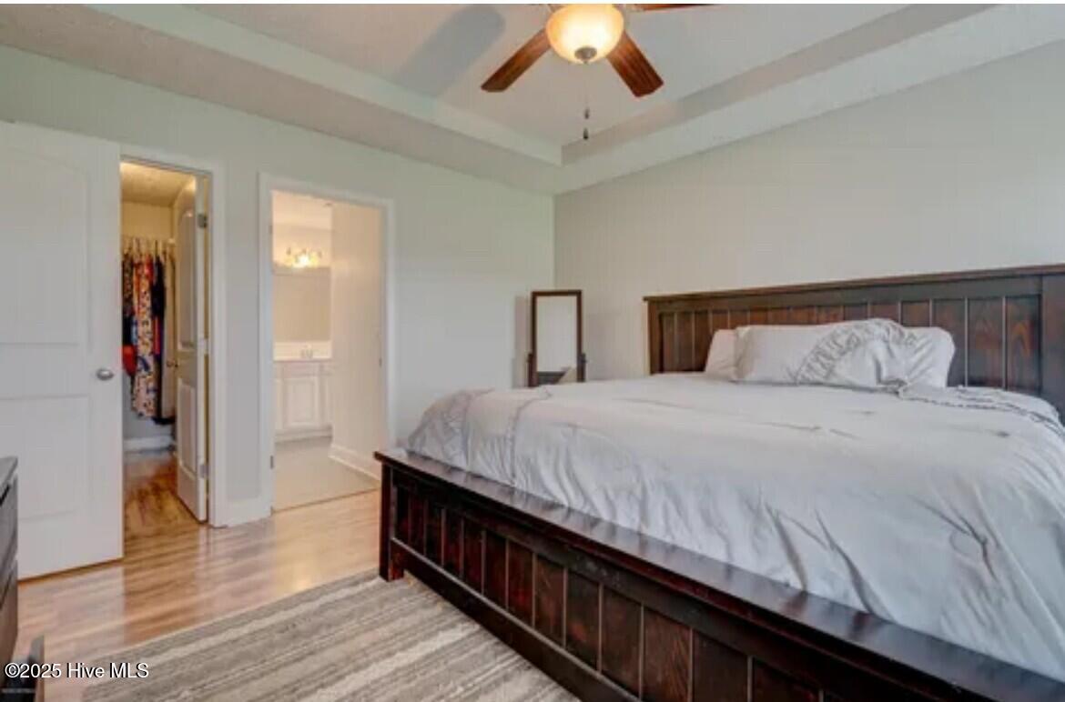 100563066 | Photo 18