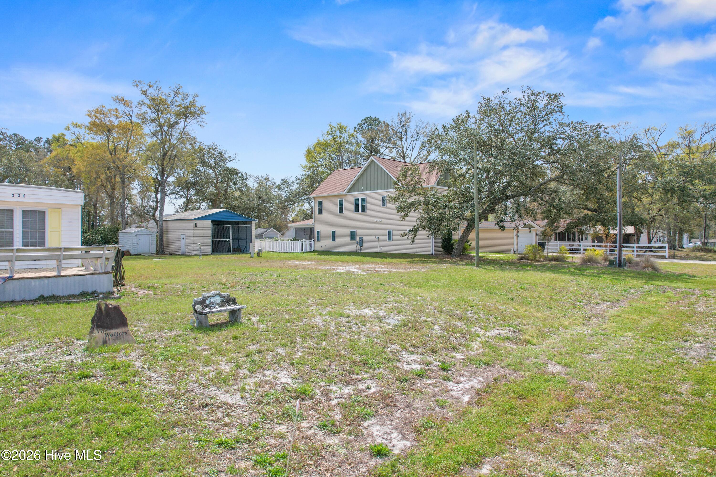 100563762 | Photo 43