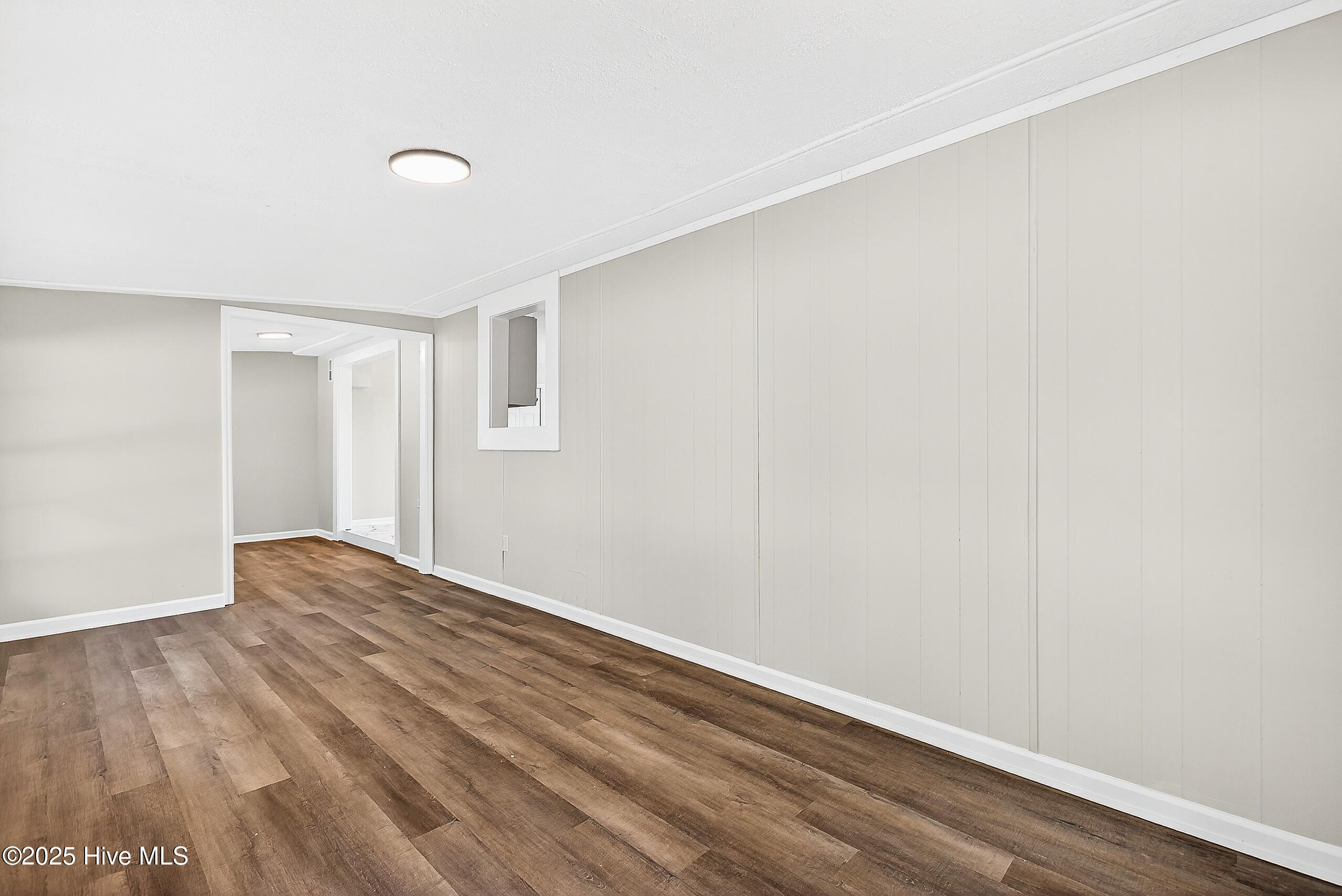 100543296 | Photo 13