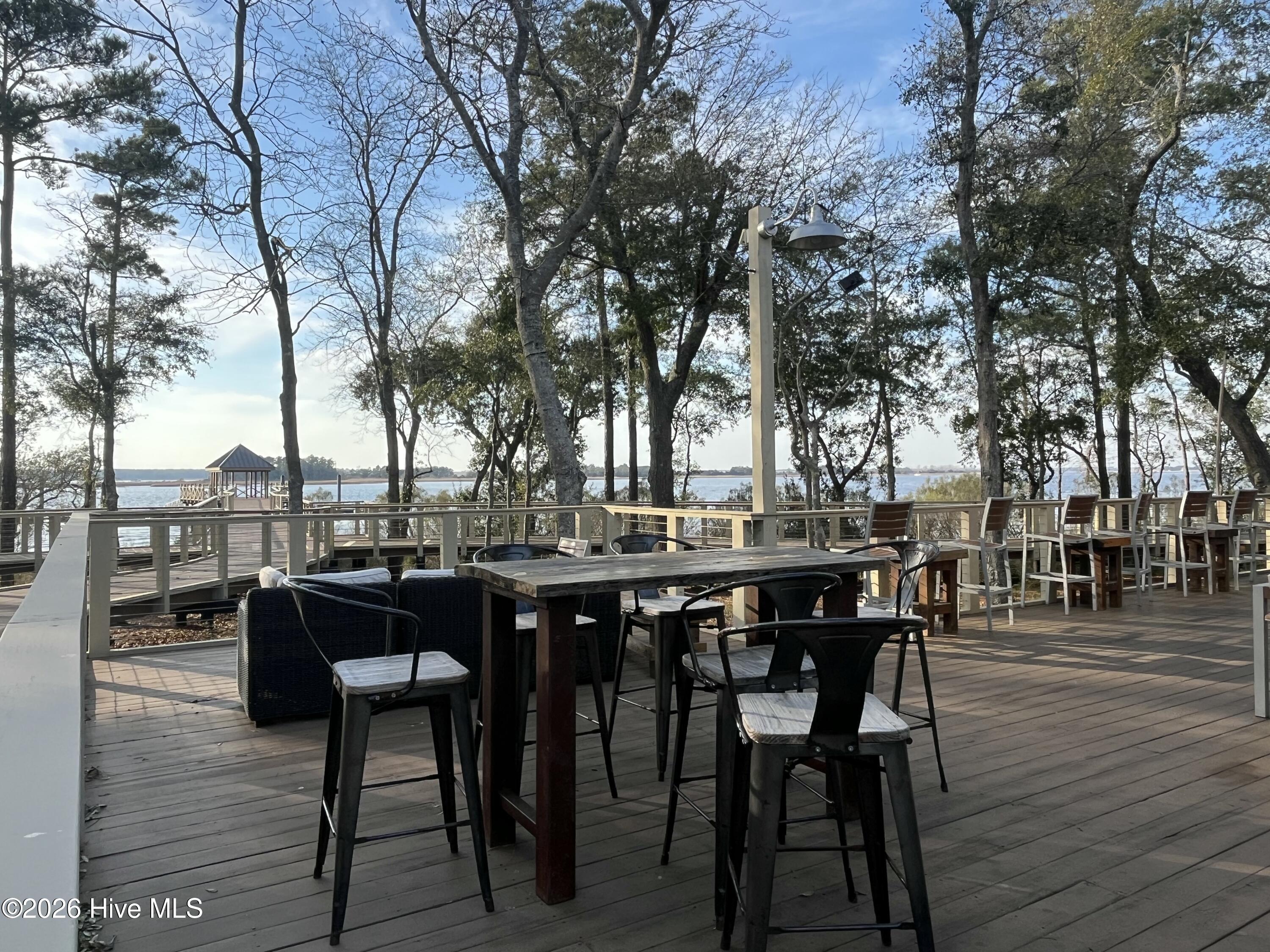 100554120 | Photo 95