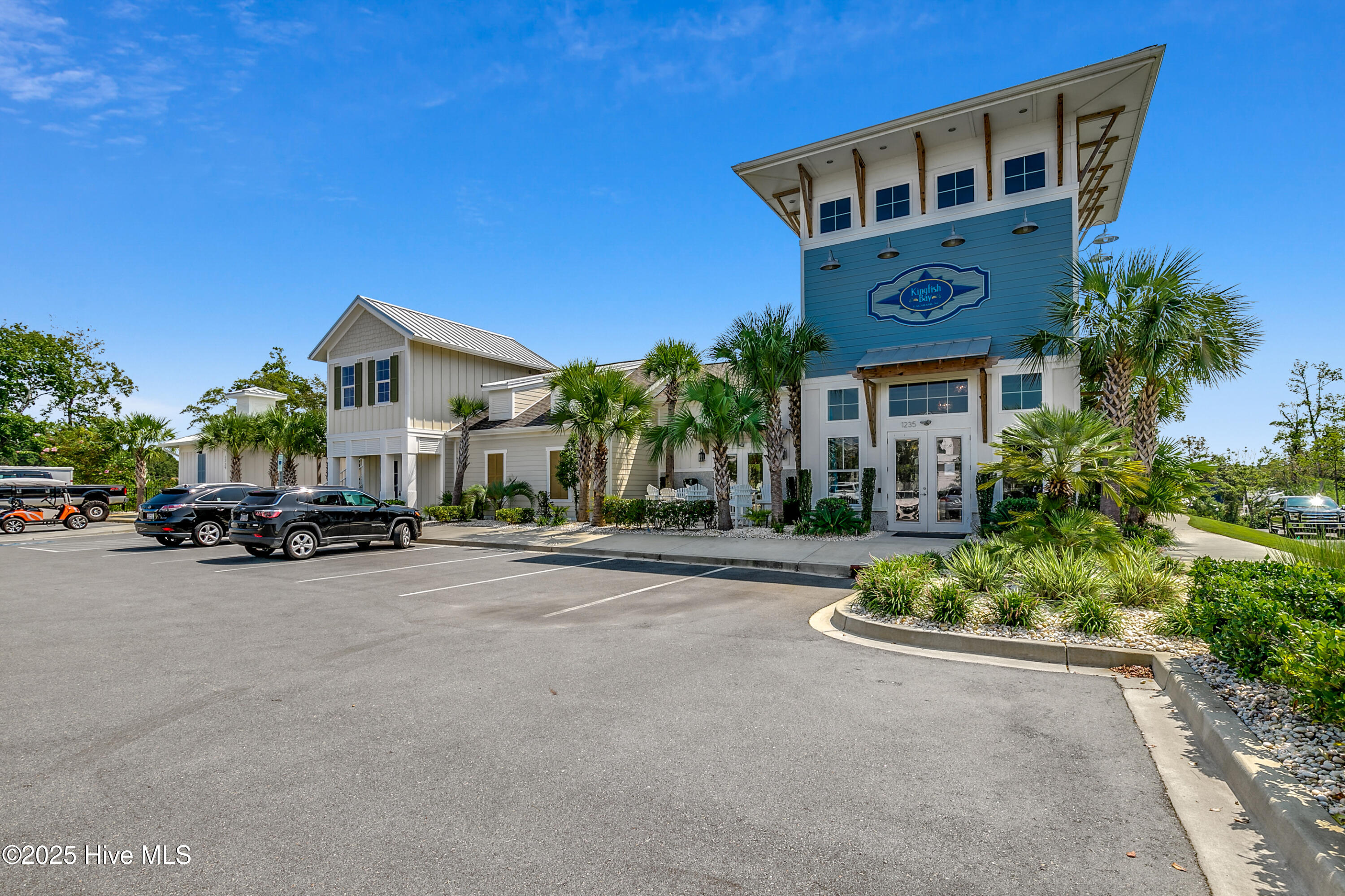 100543615 | Photo 56