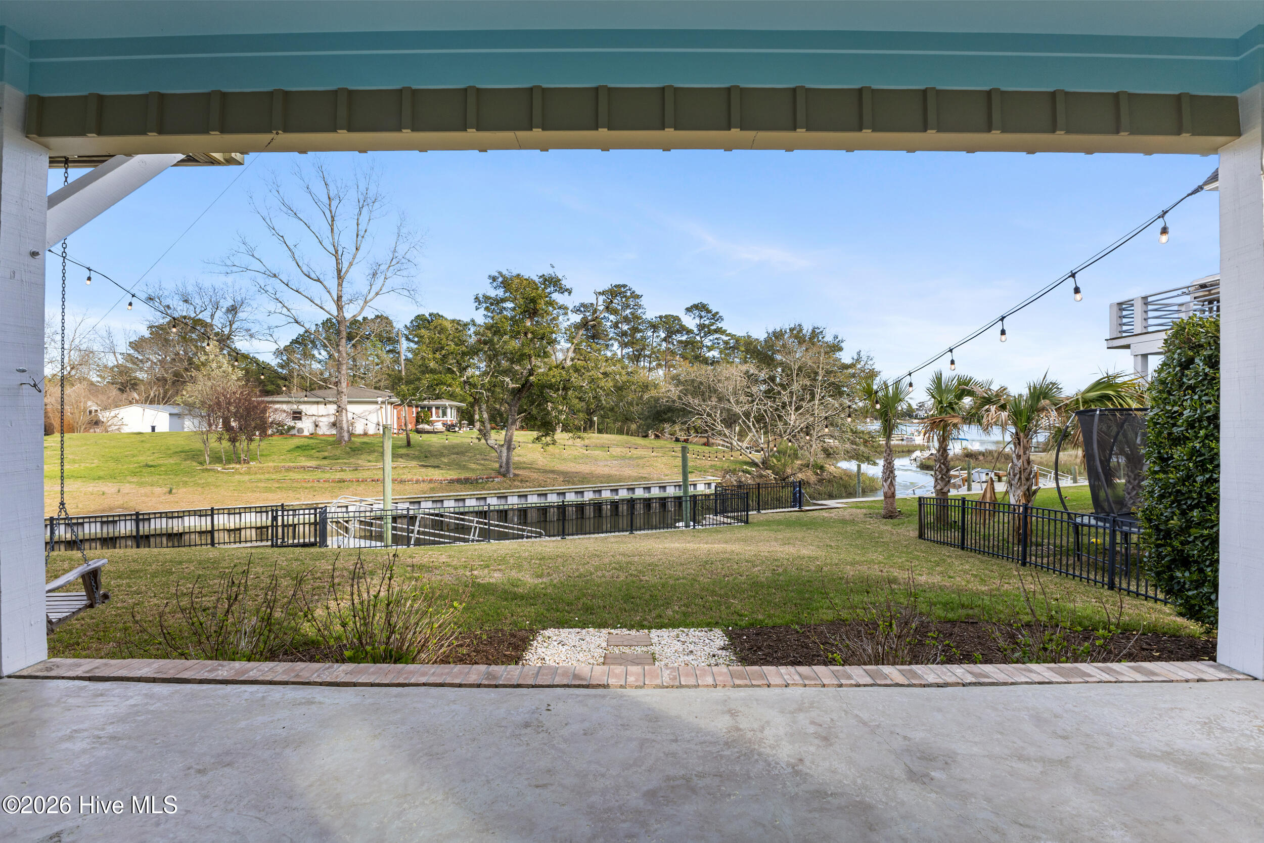 100561690 | Photo 20