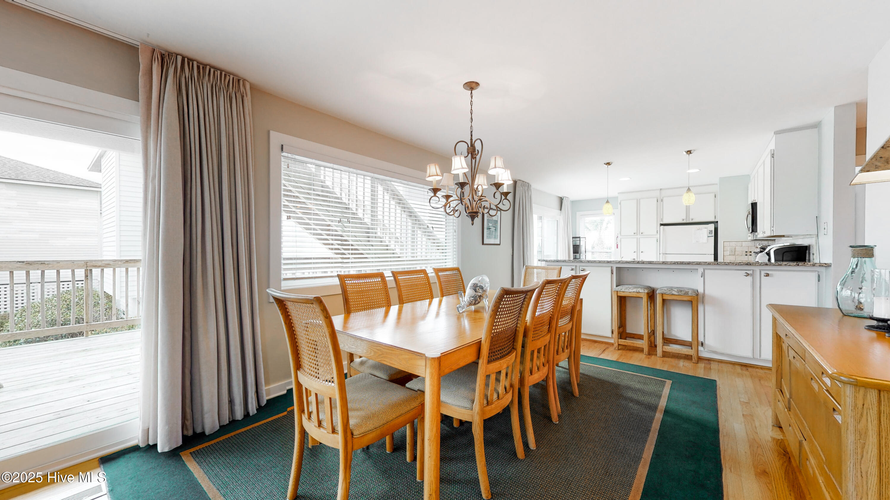 100553724 | Photo 53