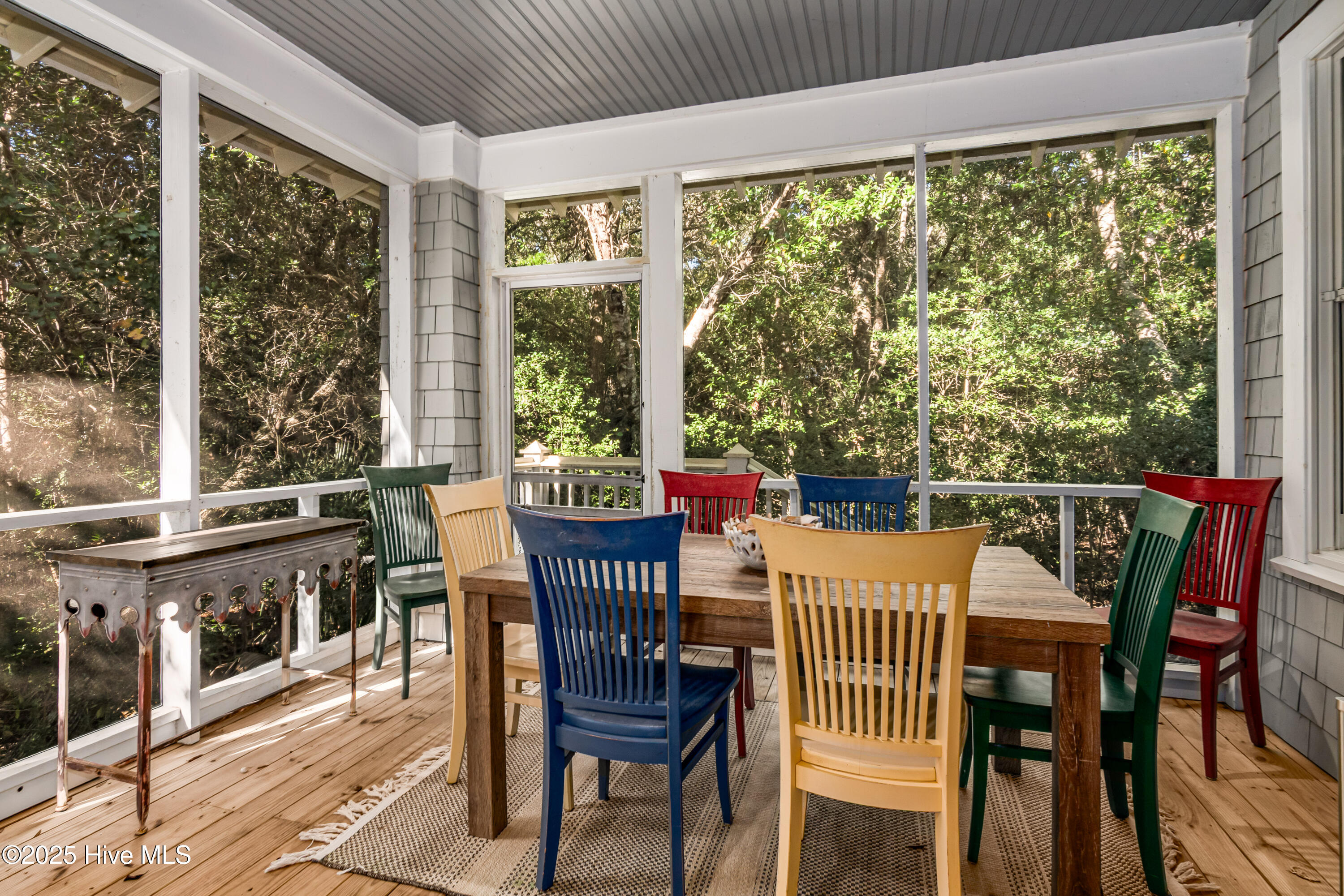 100530236 | Photo 29