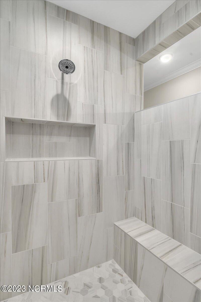 100524155 | Photo 86