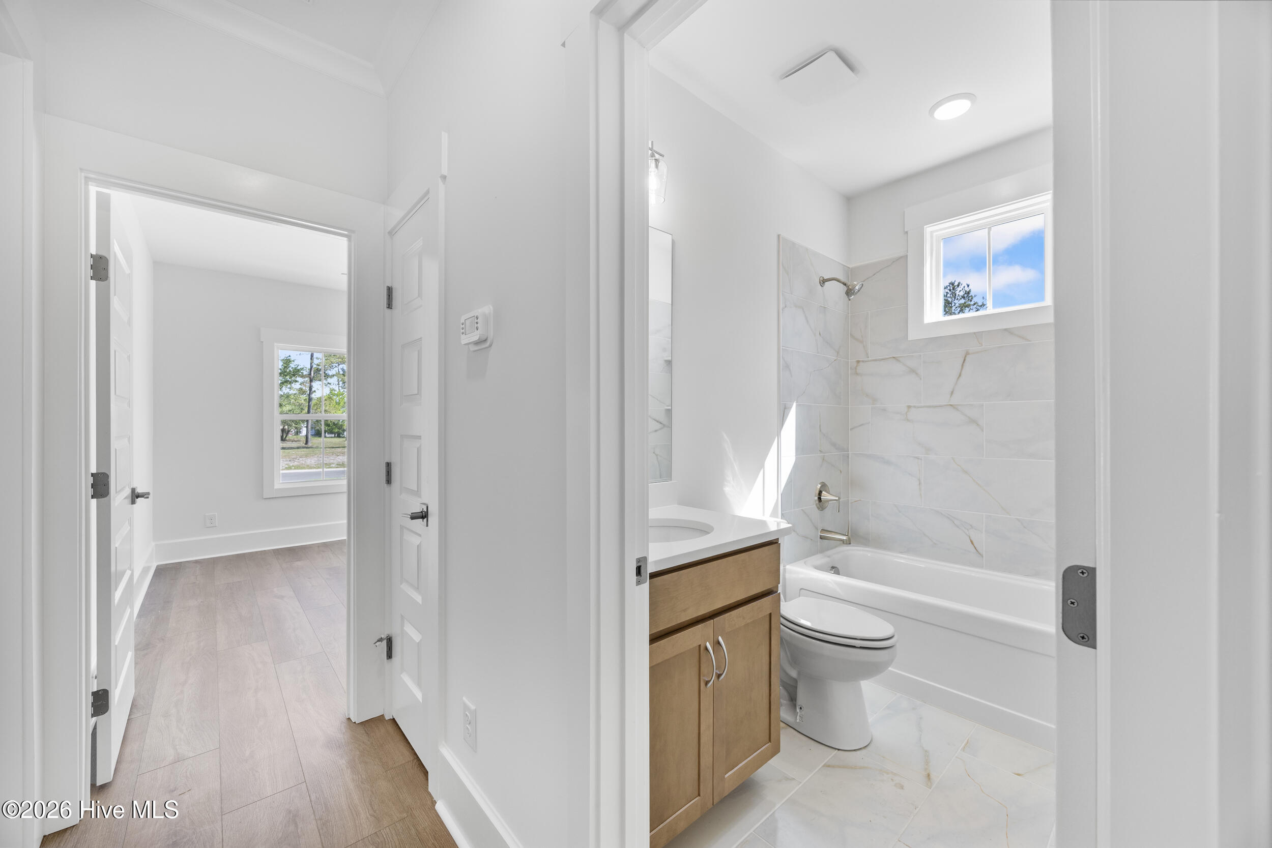 100554696 | Photo 30