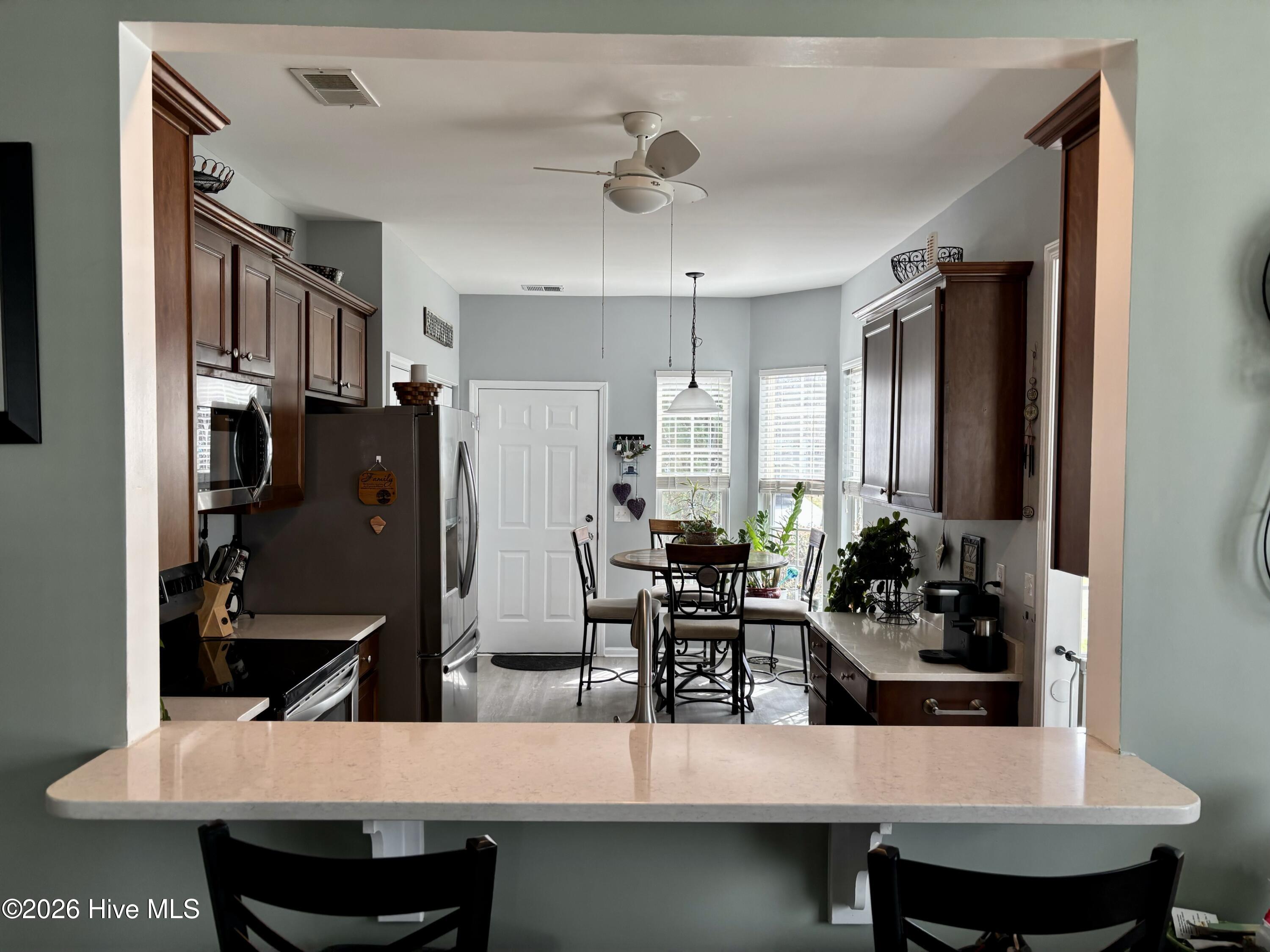 100557394 | Photo 22