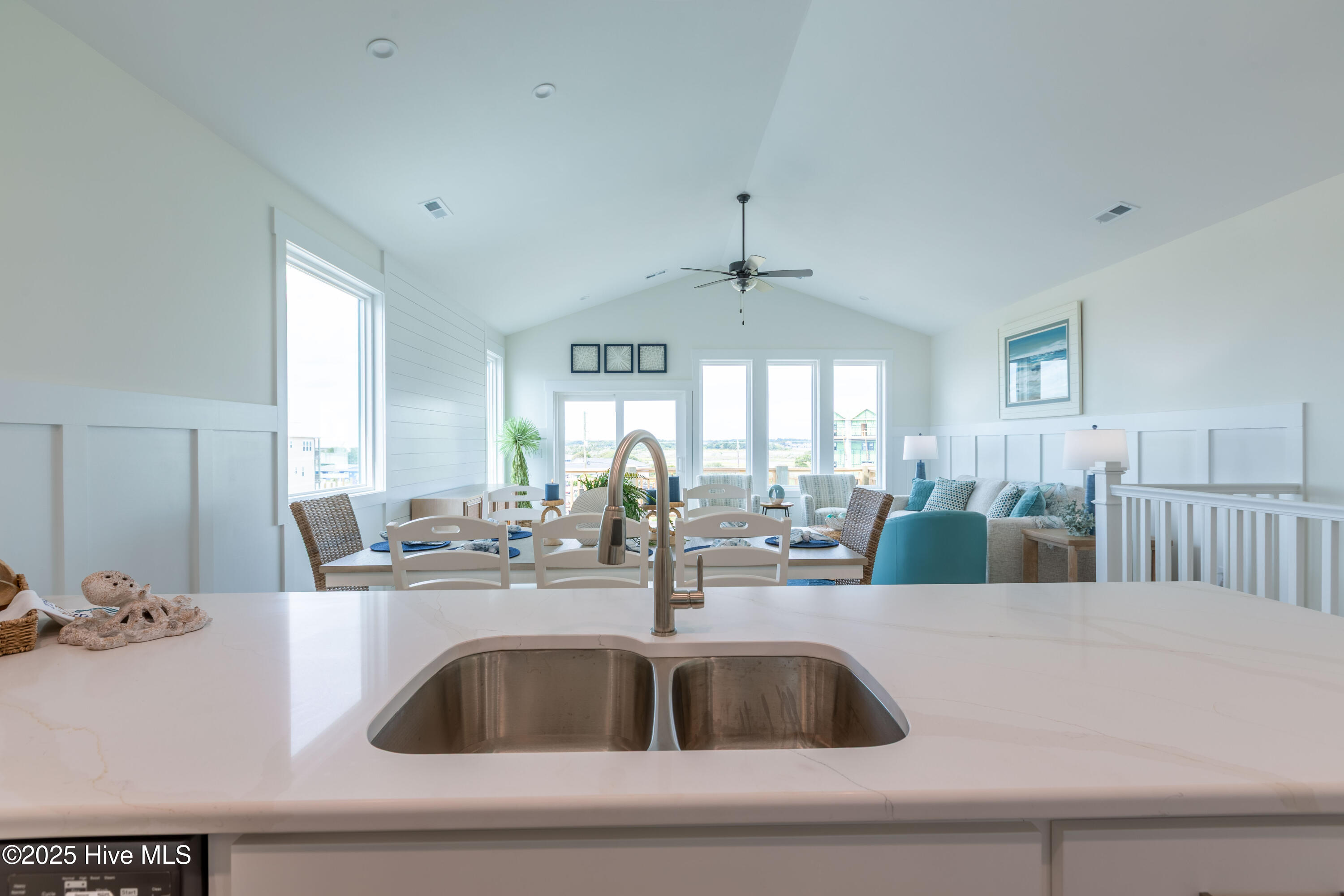 100474523 | Photo 14