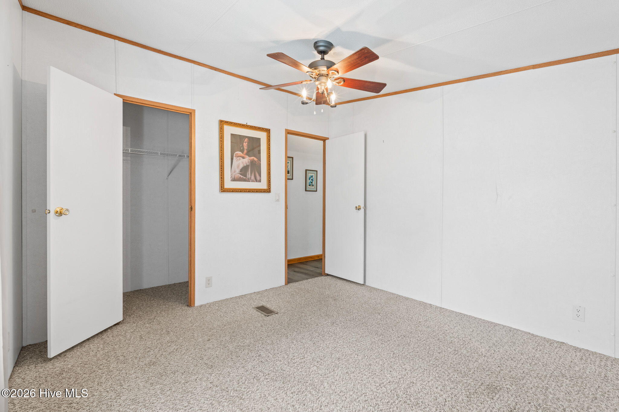 100564701 | Photo 28