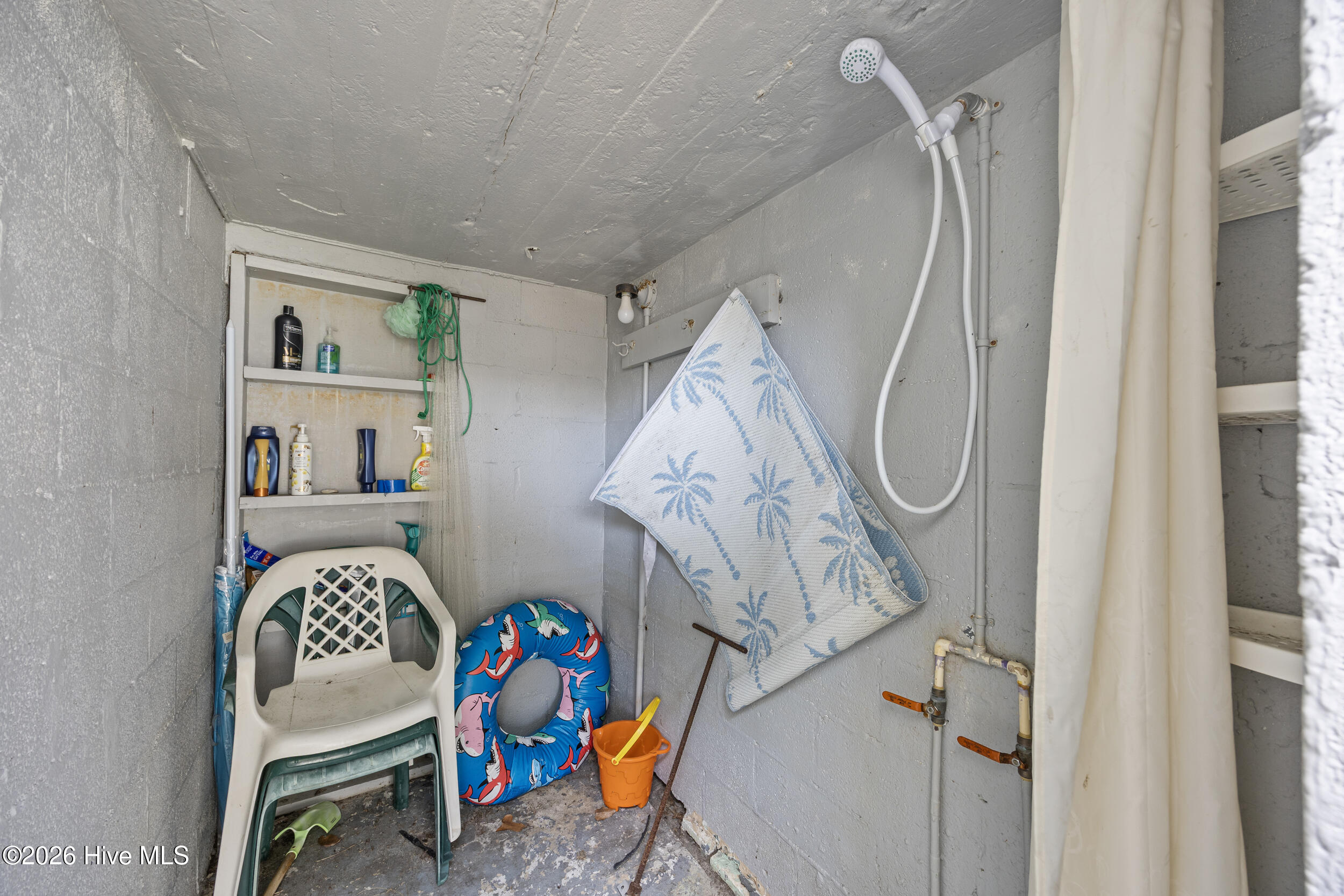 100563115 | Photo 52