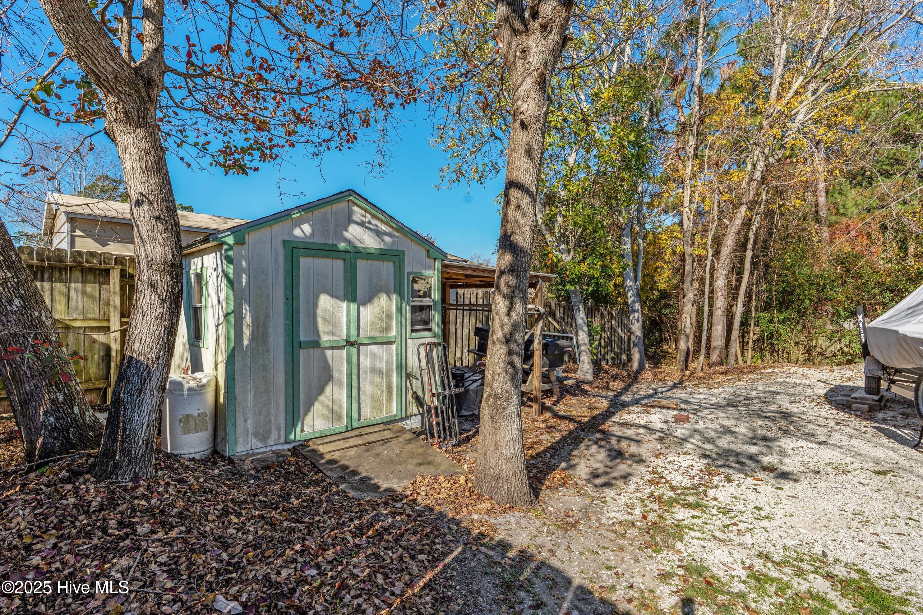 100542996 | Photo 32