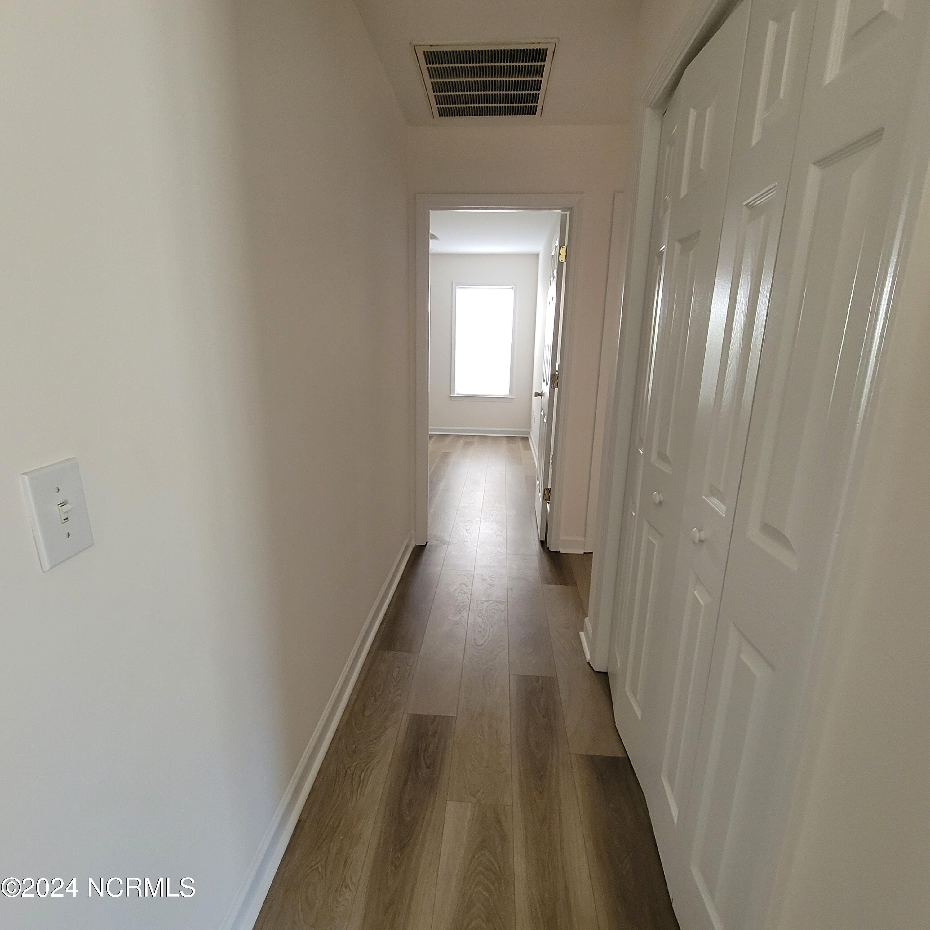 100550472 | Photo 11