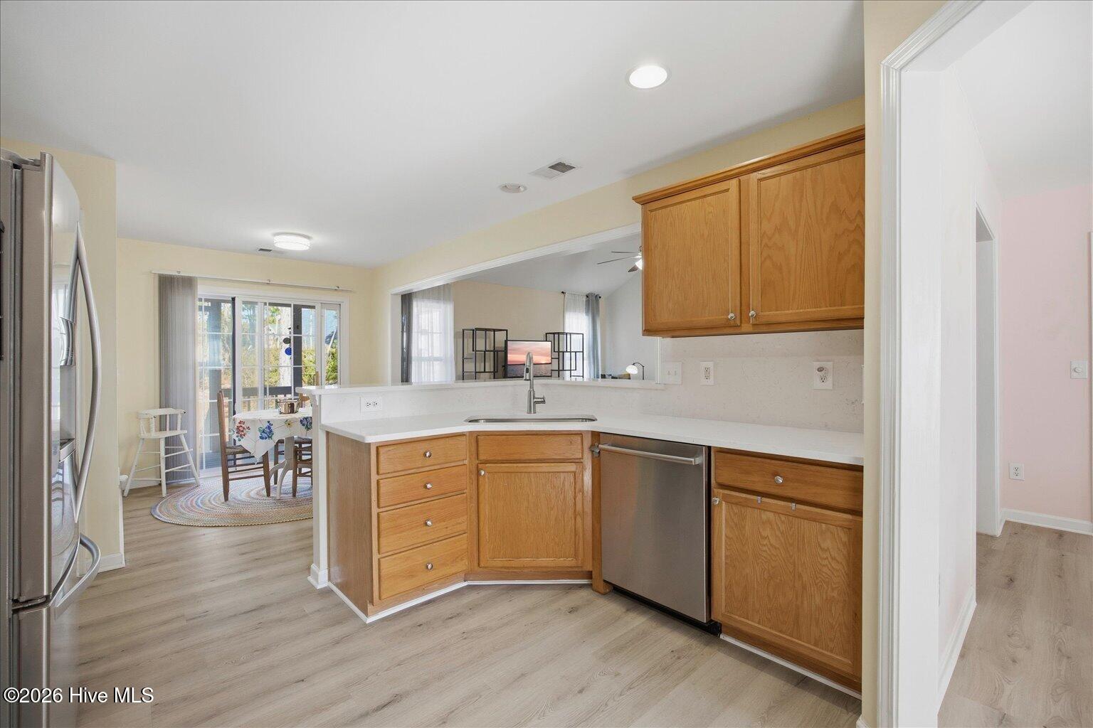 100558817 | Photo 19