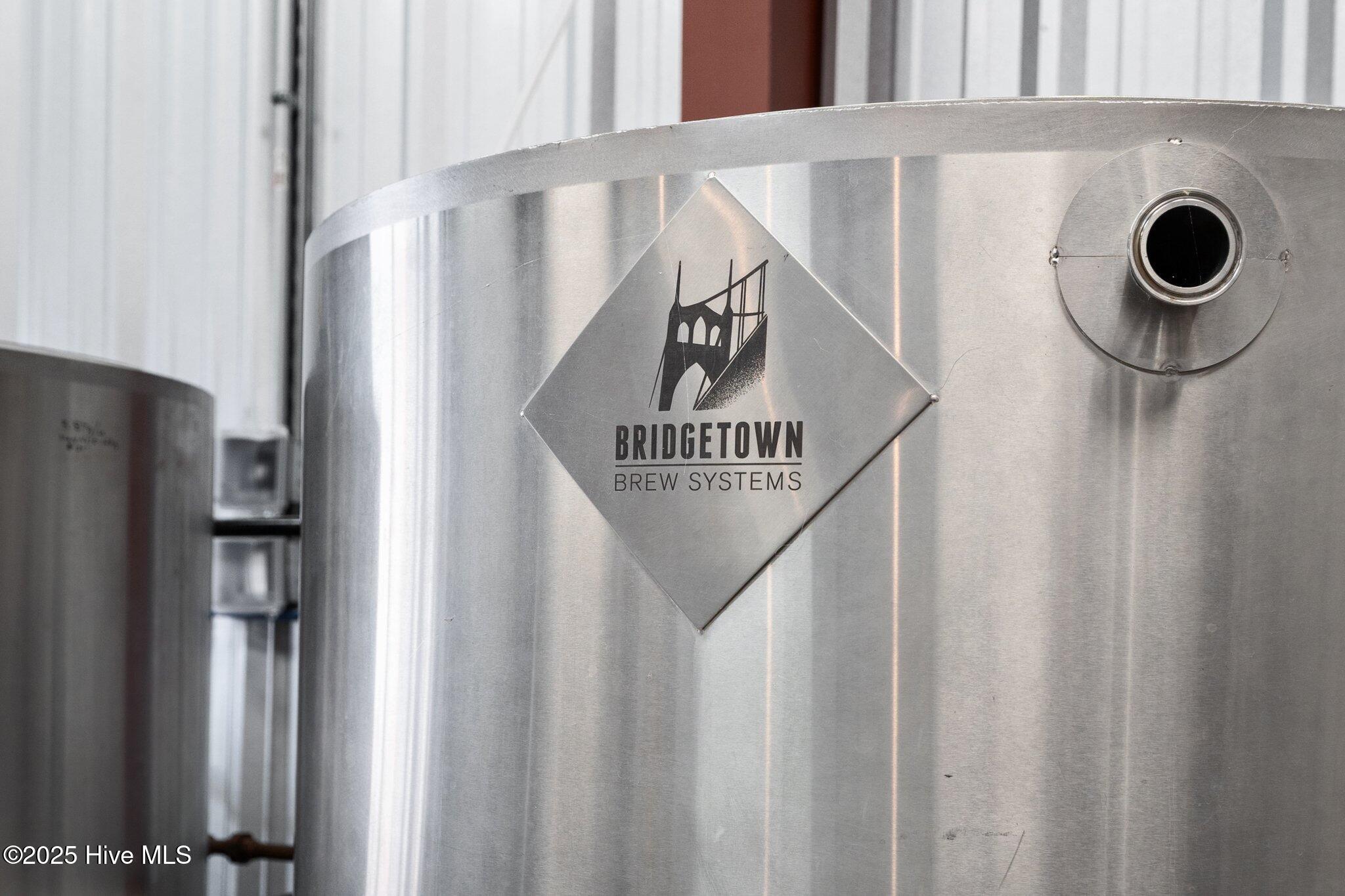 100545245 | Photo 32