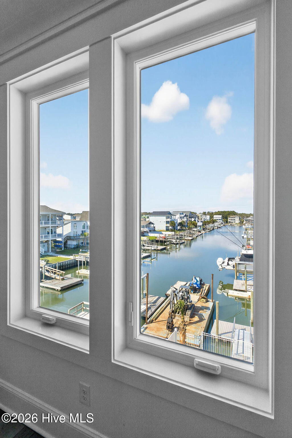 100543300 | Photo 96