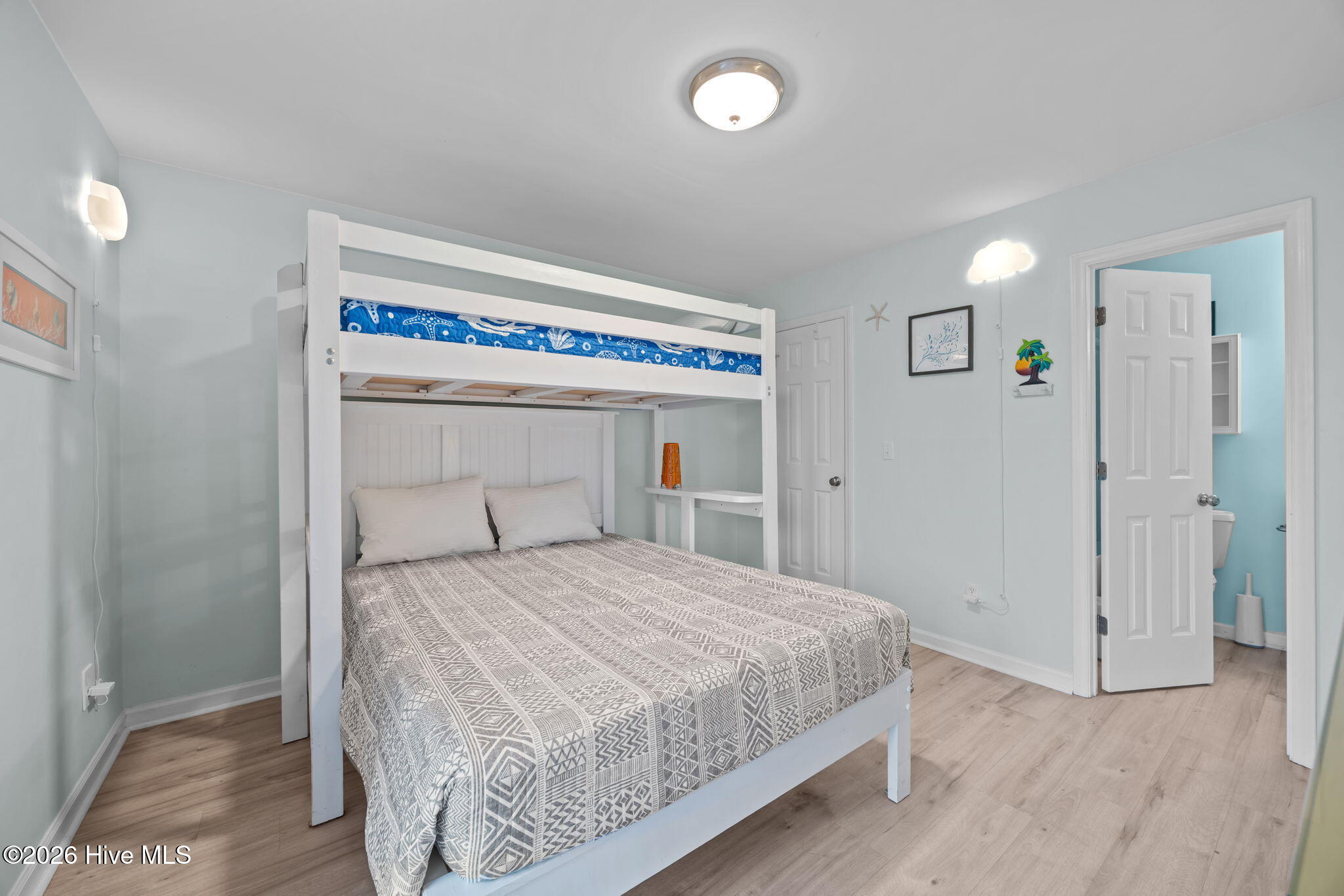 100551117 | Photo 18