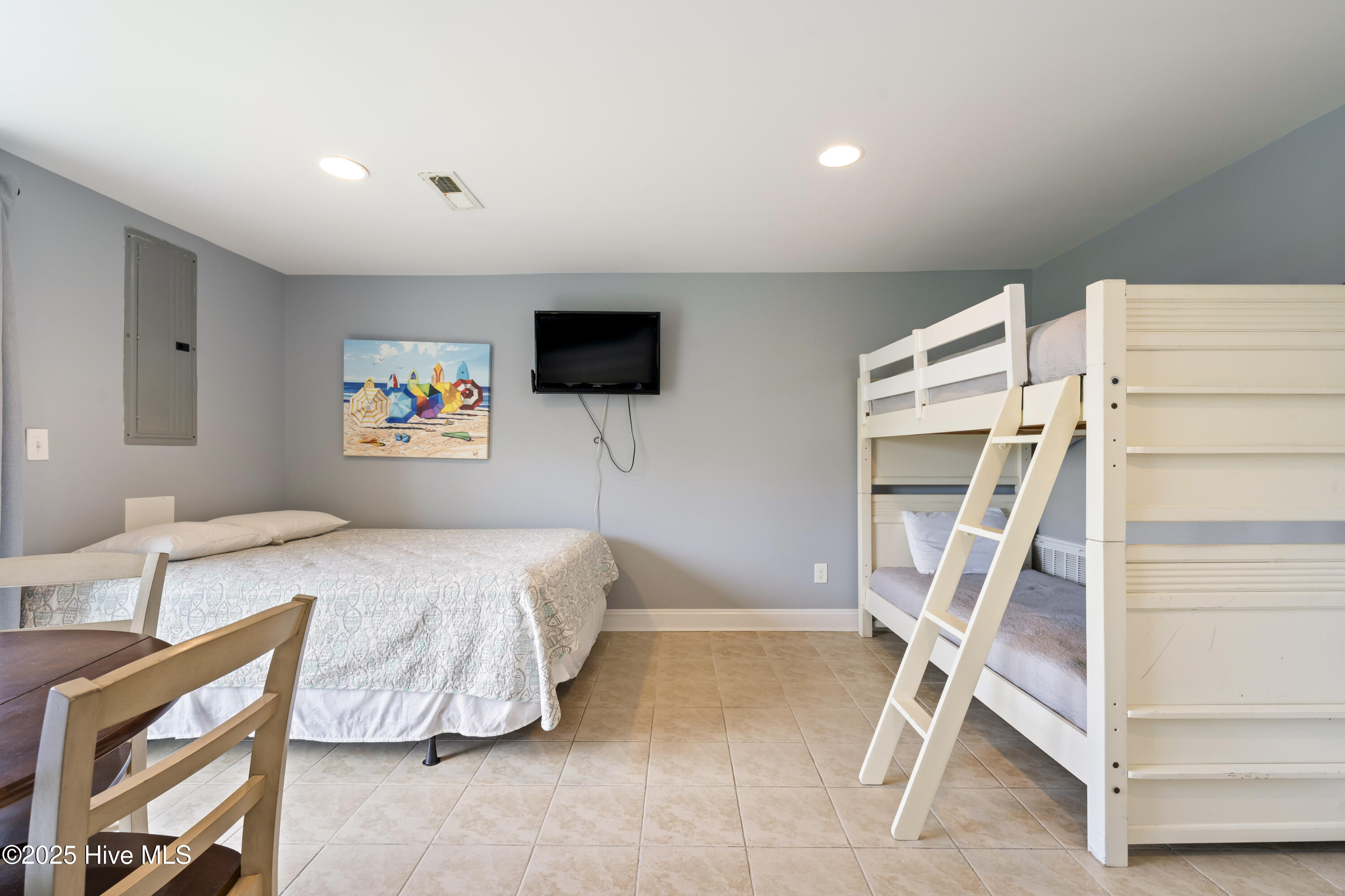 100530858 | Photo 43