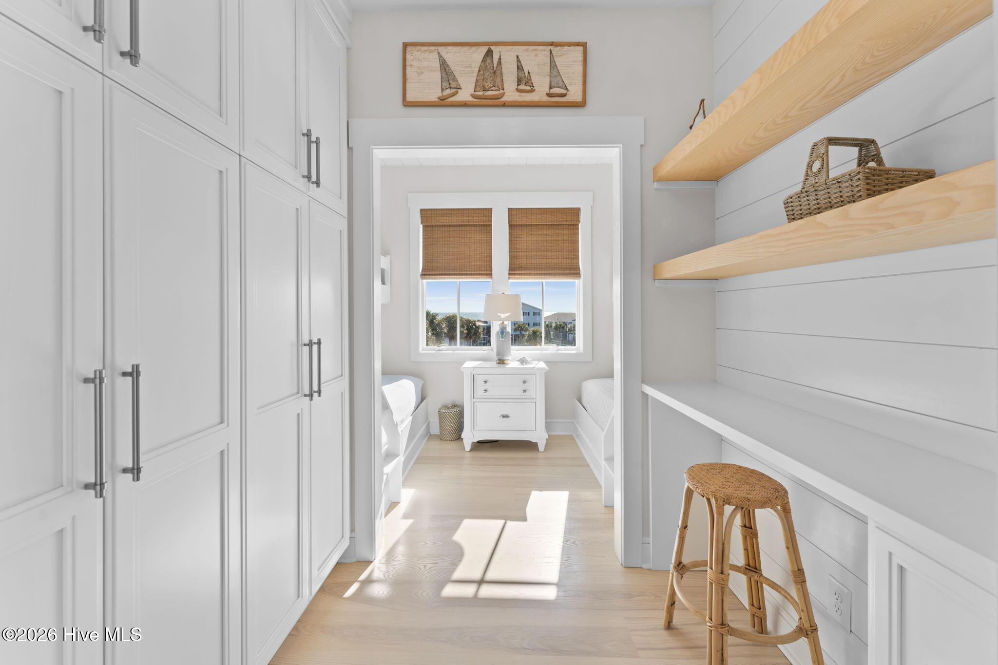 100550371 | Photo 50