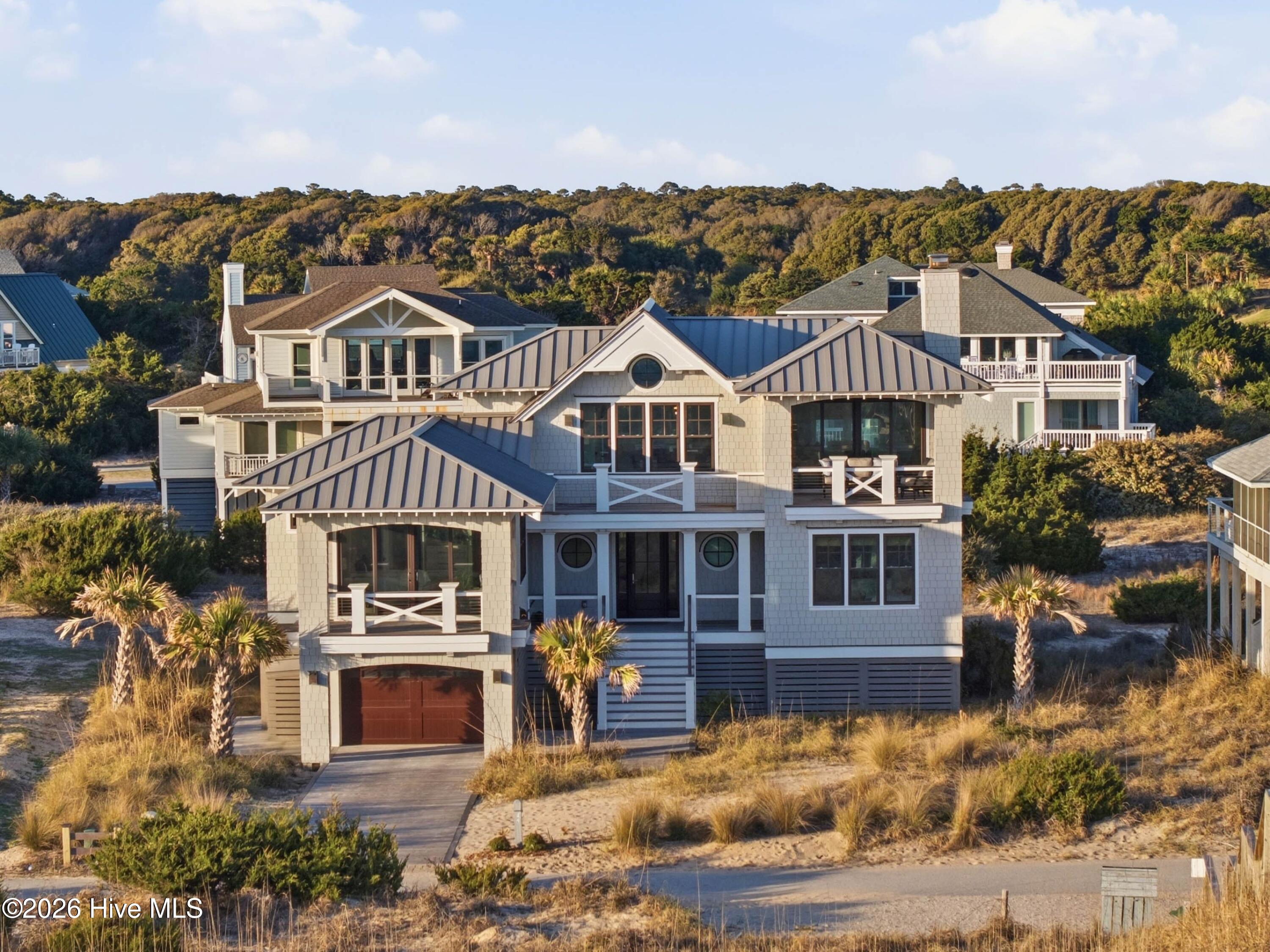 100564328 | Photo 46