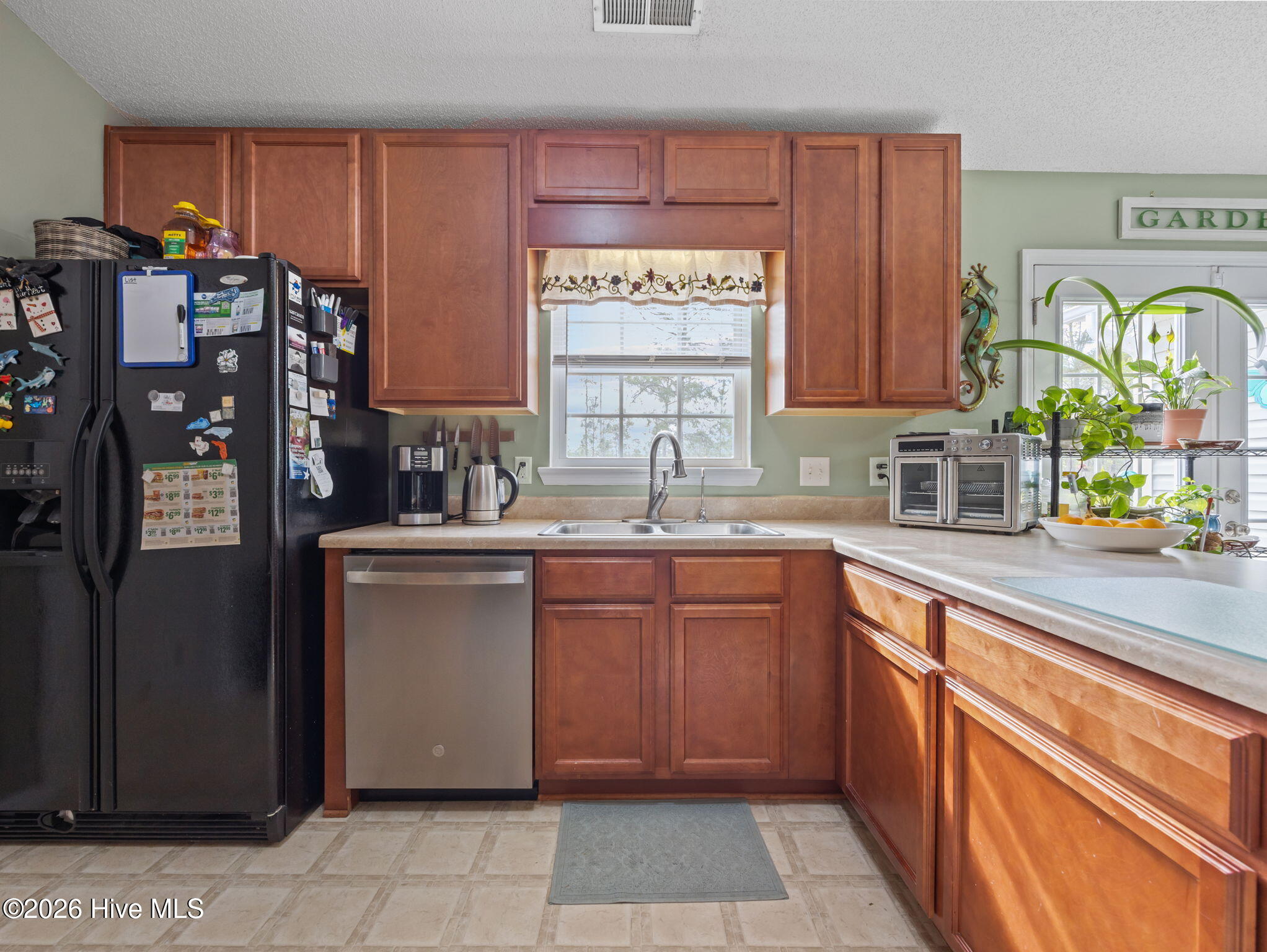 100566784 | Photo 12