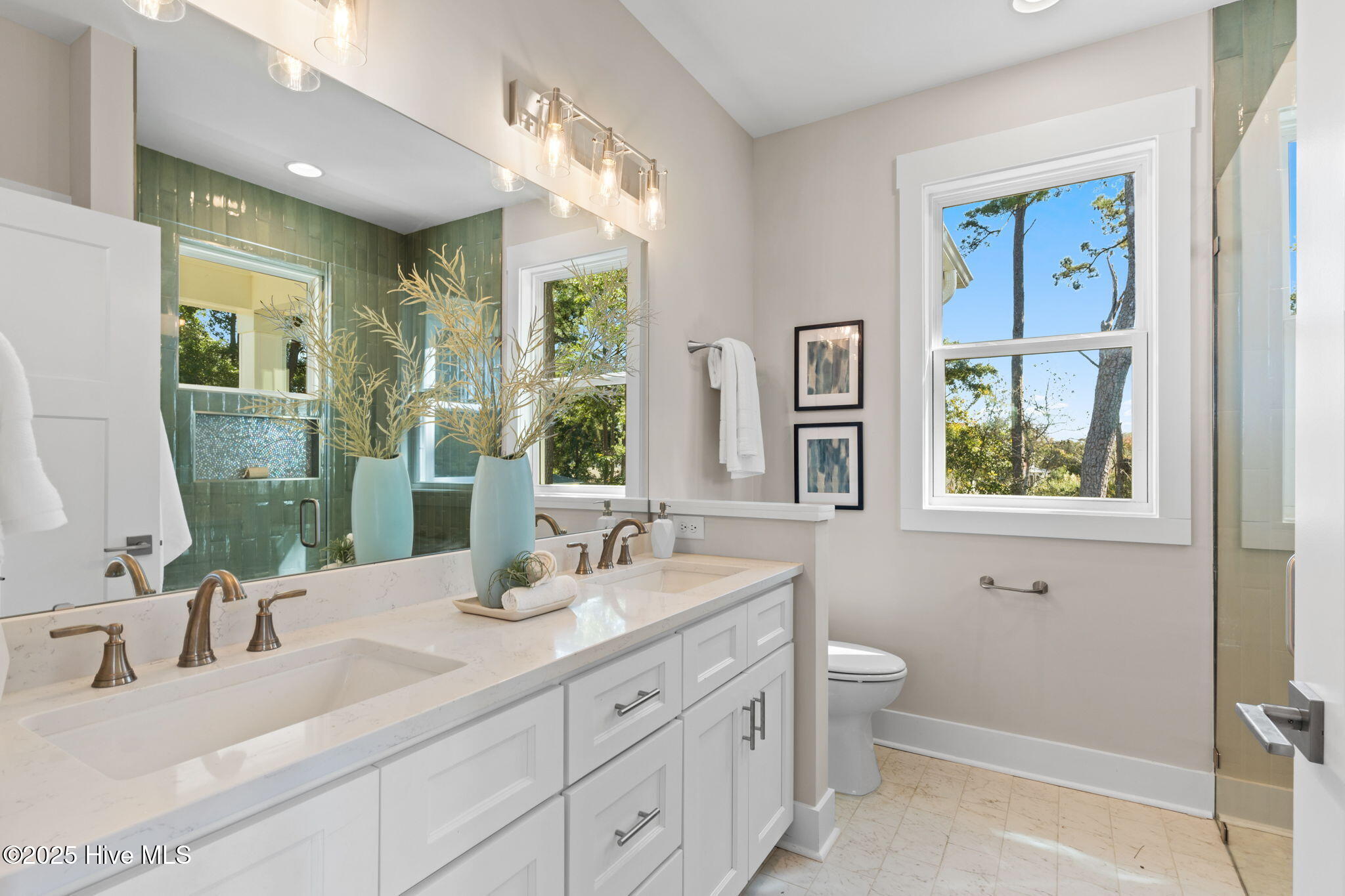 100485023 | Photo 27