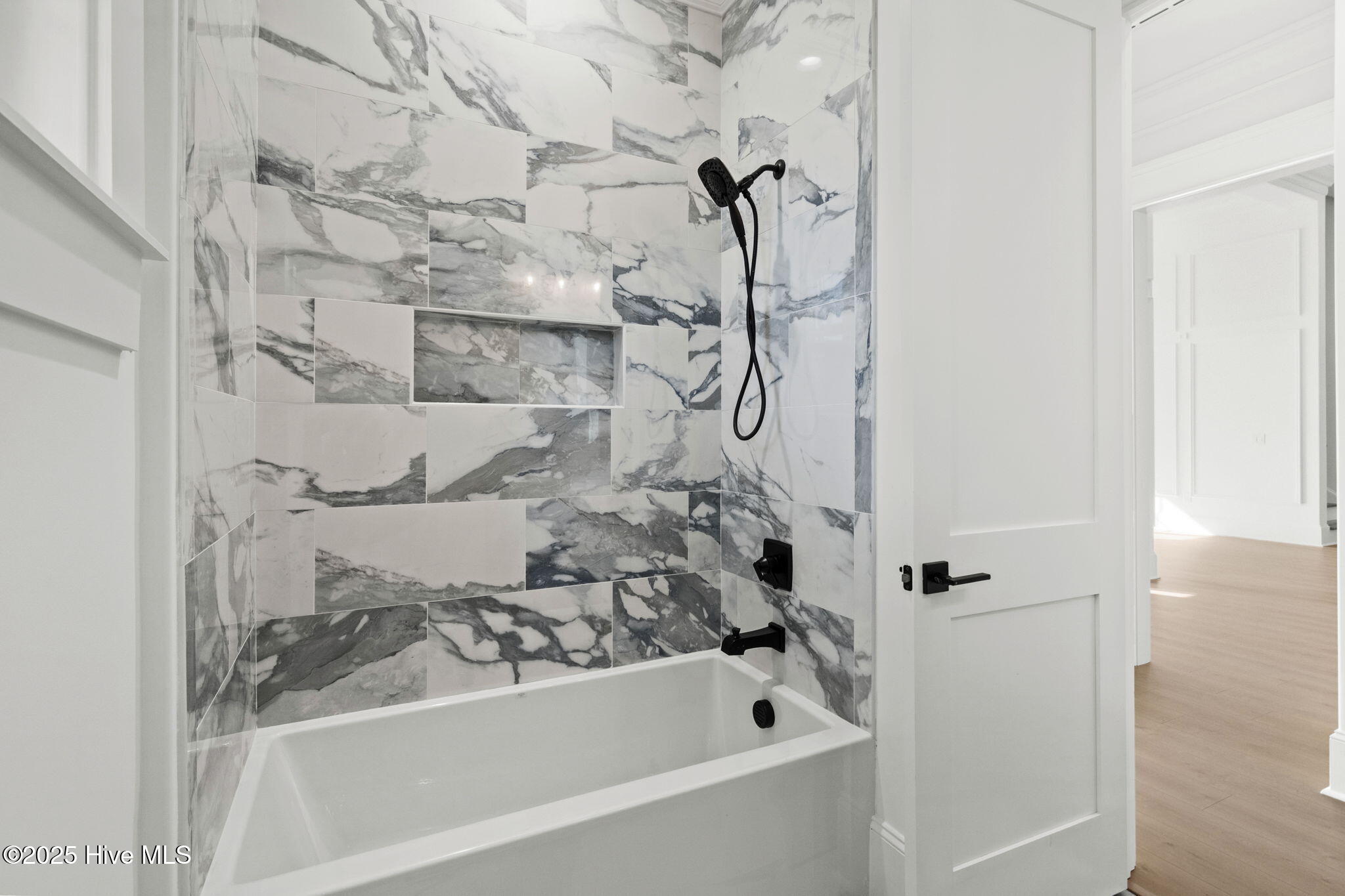 100535498 | Photo 40