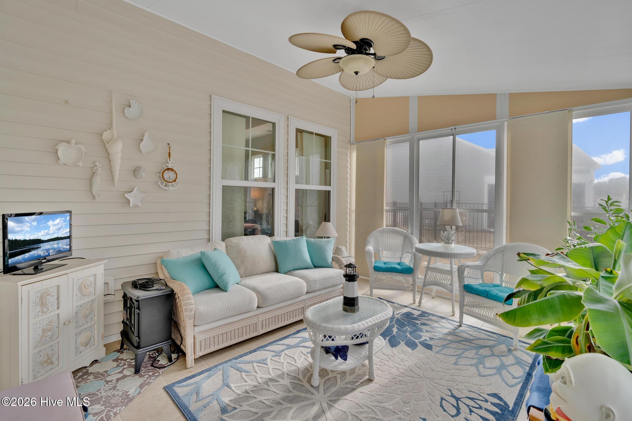 100550349 | Photo 28