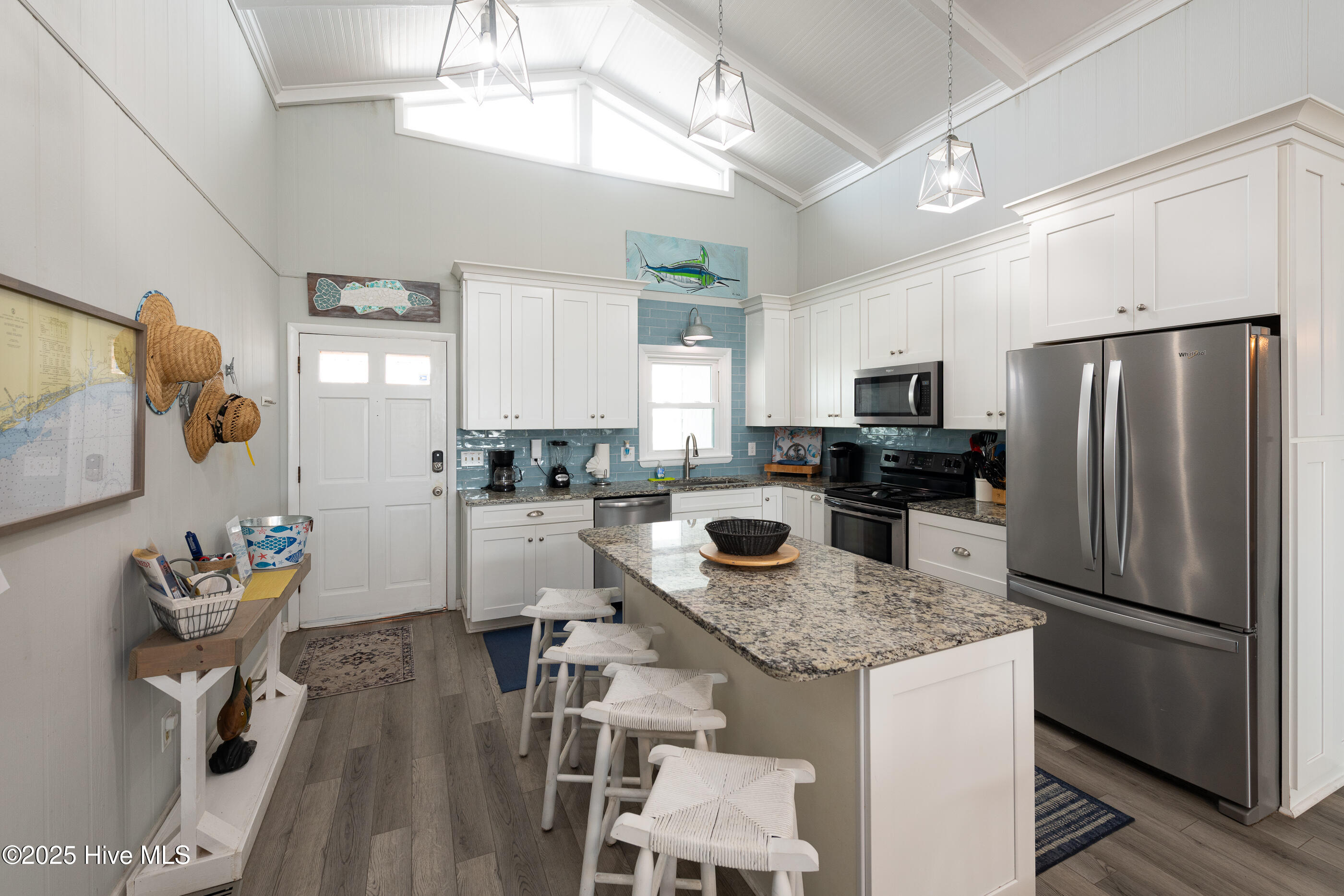 100557462 | Photo 17