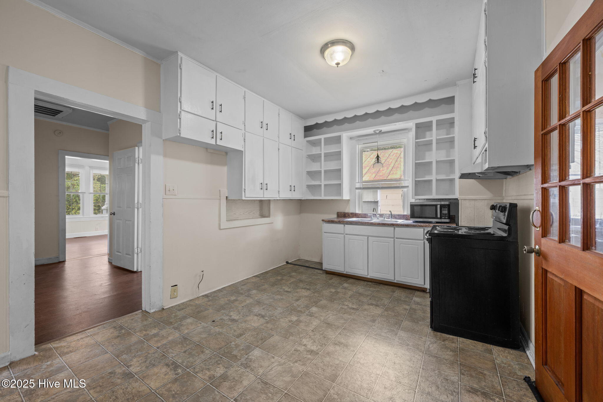 Homes for sale in New Bern, NC | 1810 Wilmington St, New Bern, NC 28560 | MLS# 100531913