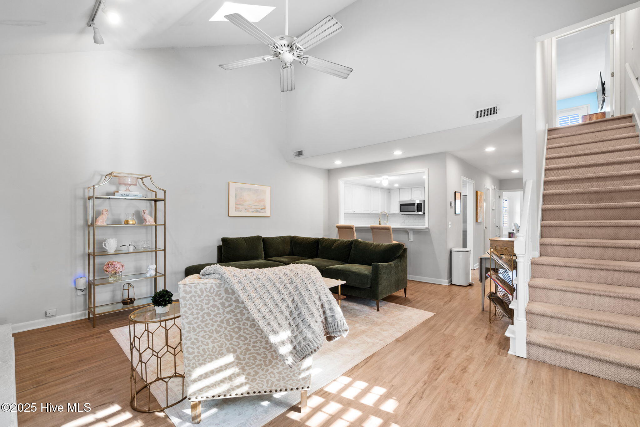 100547956 | Photo 10