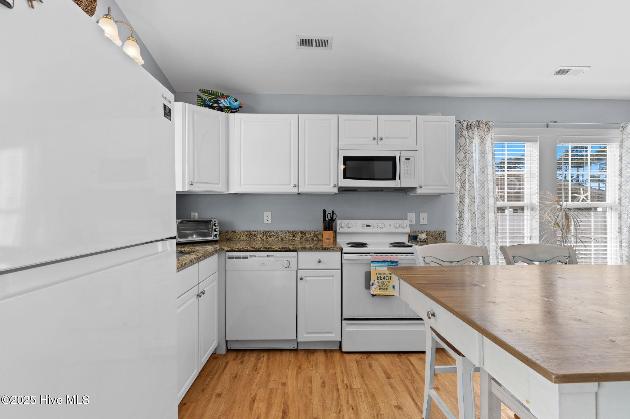 100541037 | Photo 20