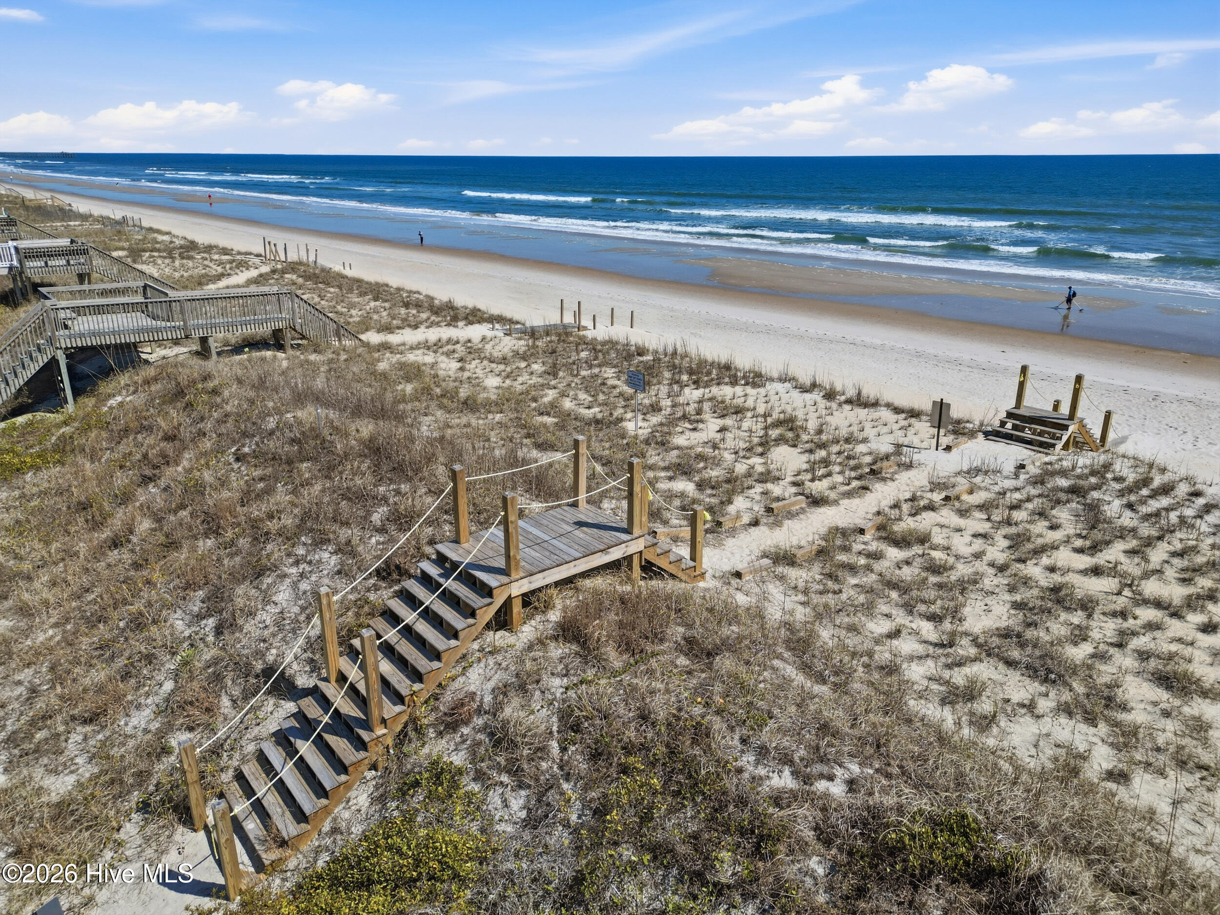 100561994 | Photo 93