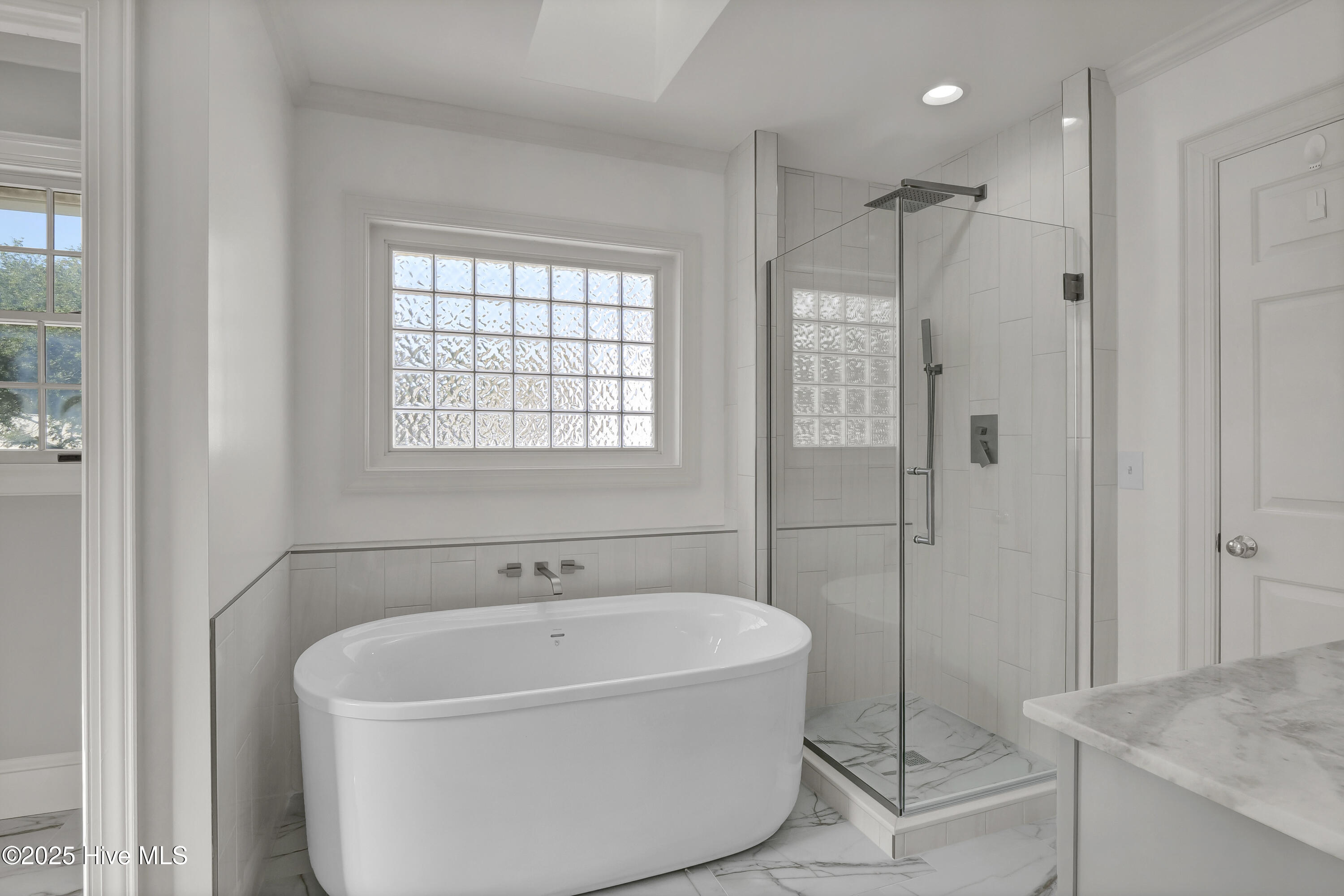 100540971 | Photo 34