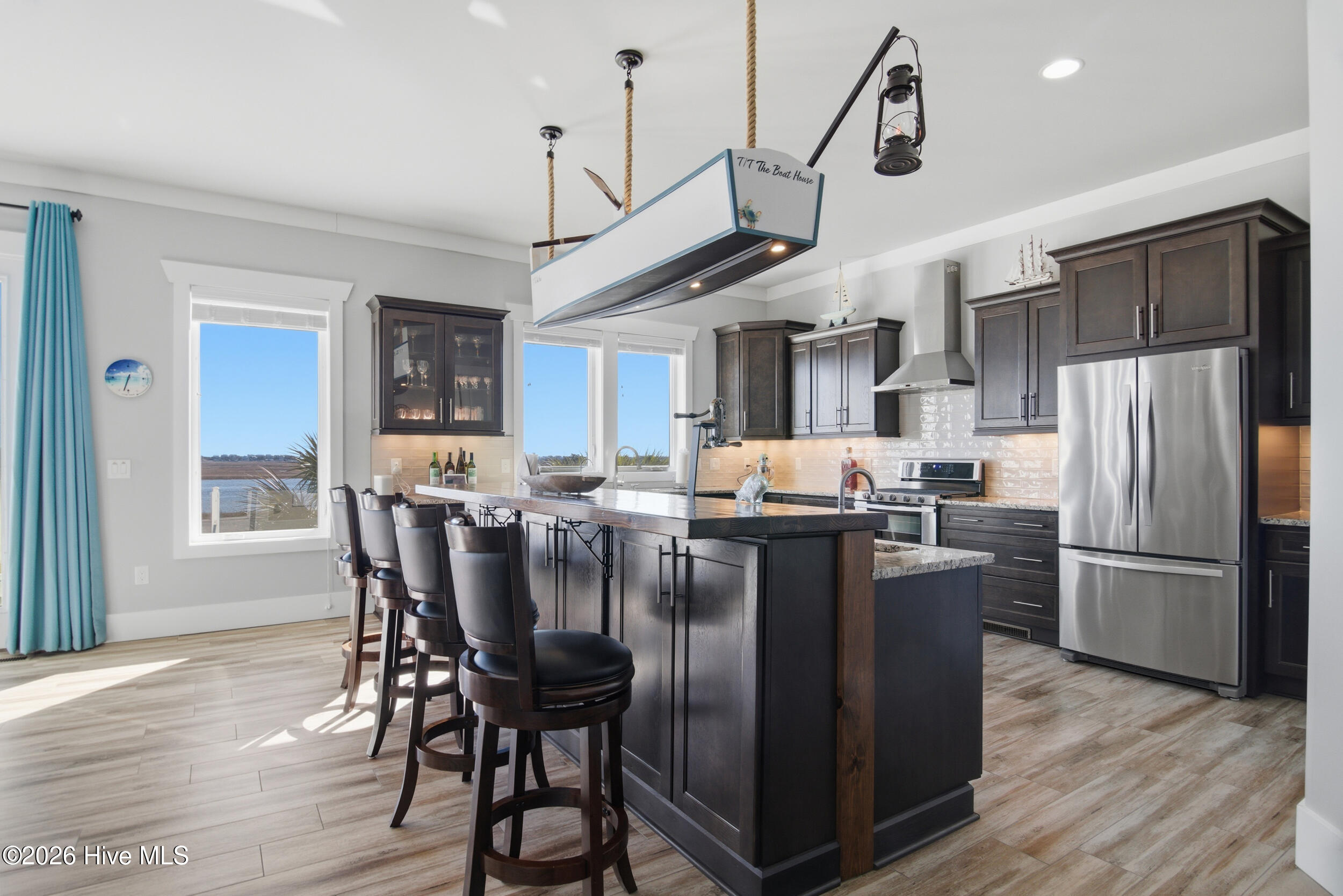 100549551 | Photo 11