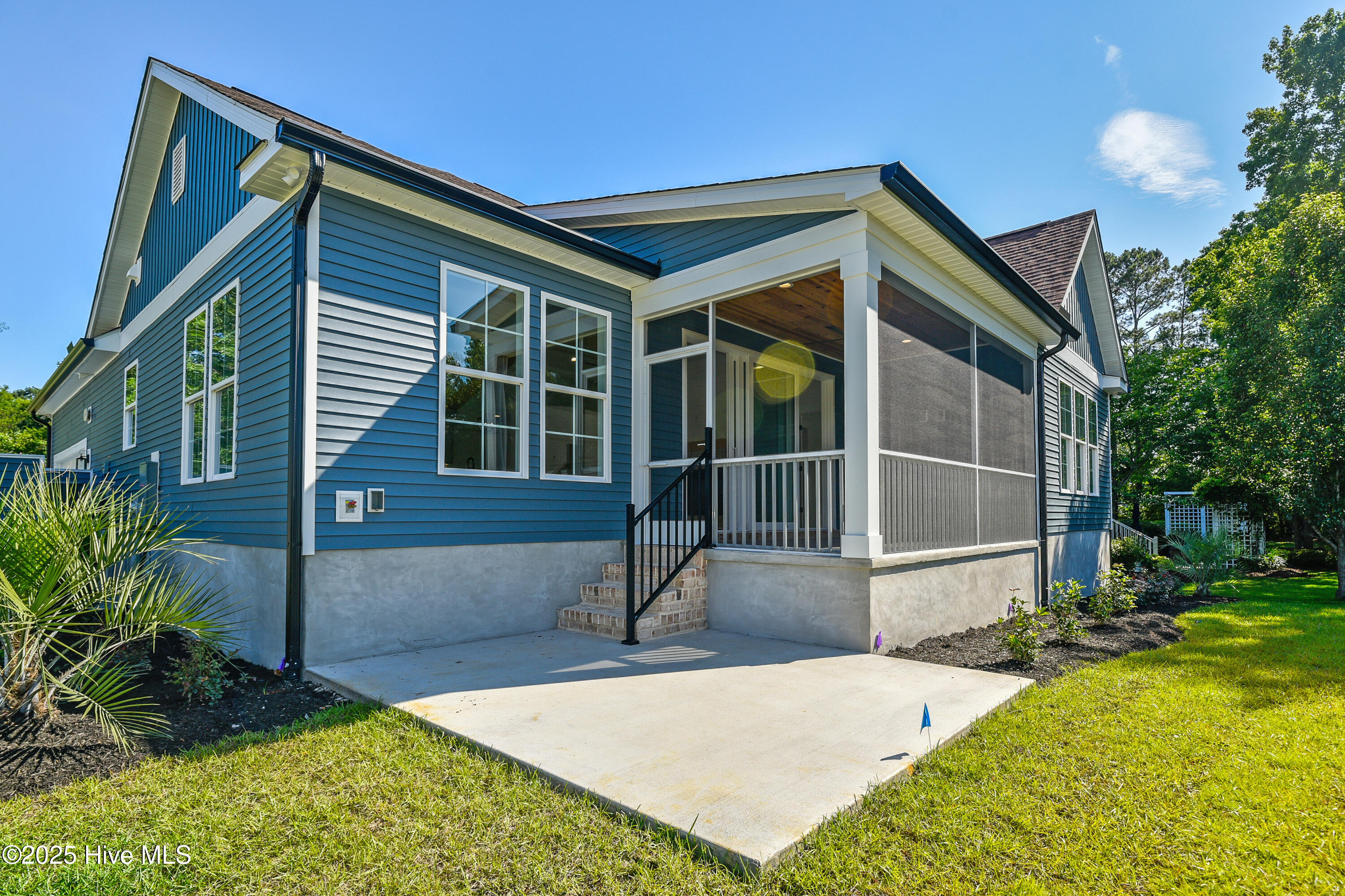 100541947 | Photo 50