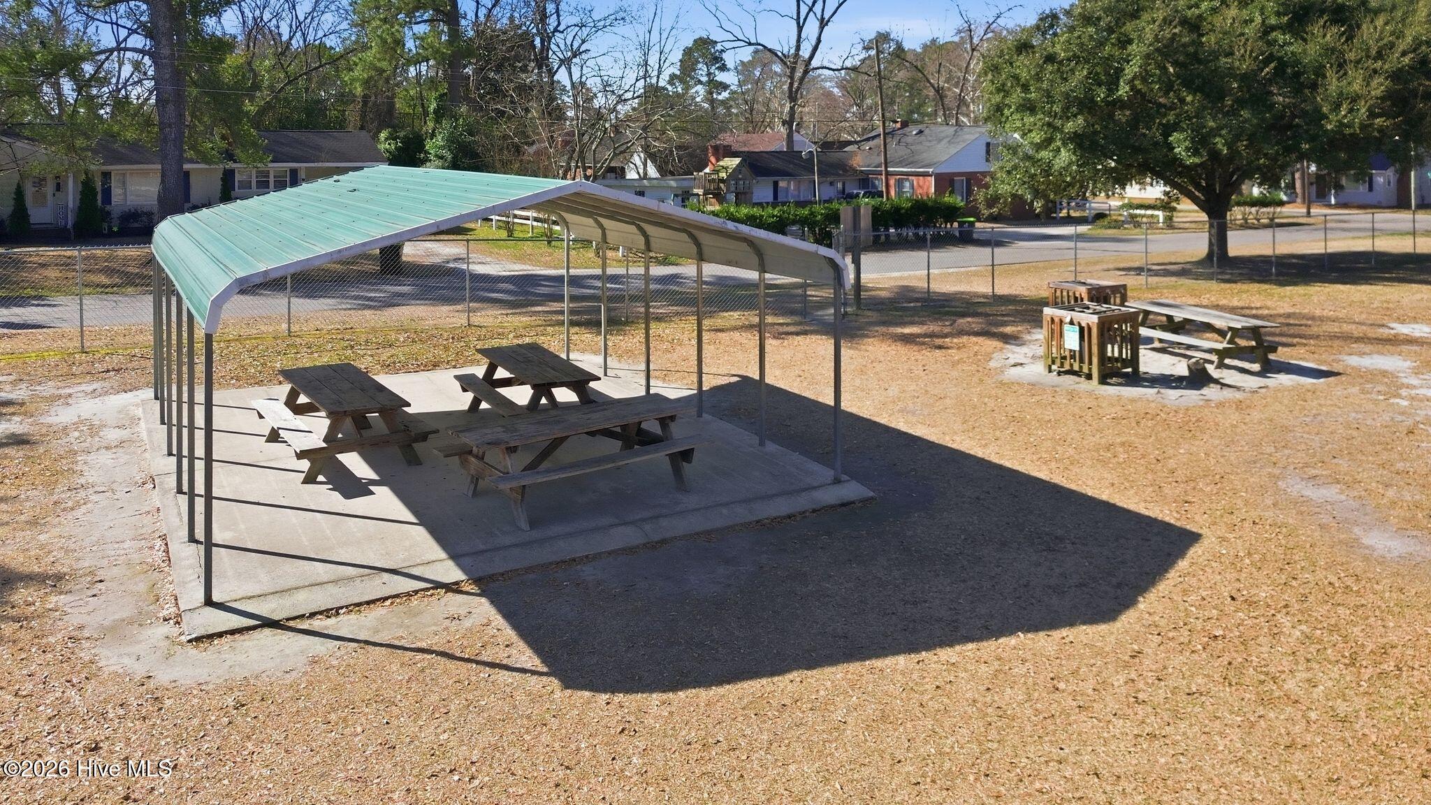 100557013 | Photo 47