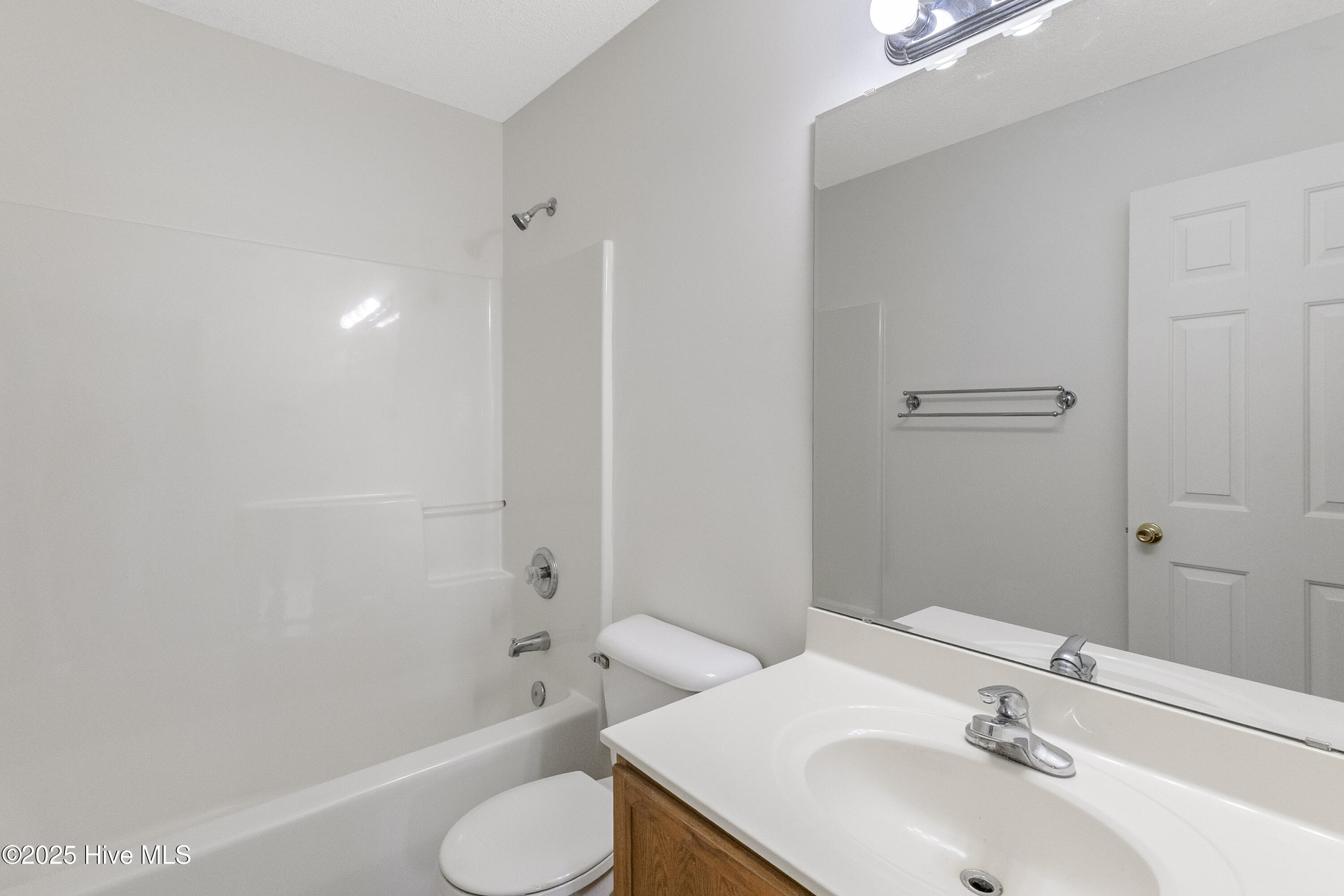 100546767 | Photo 15